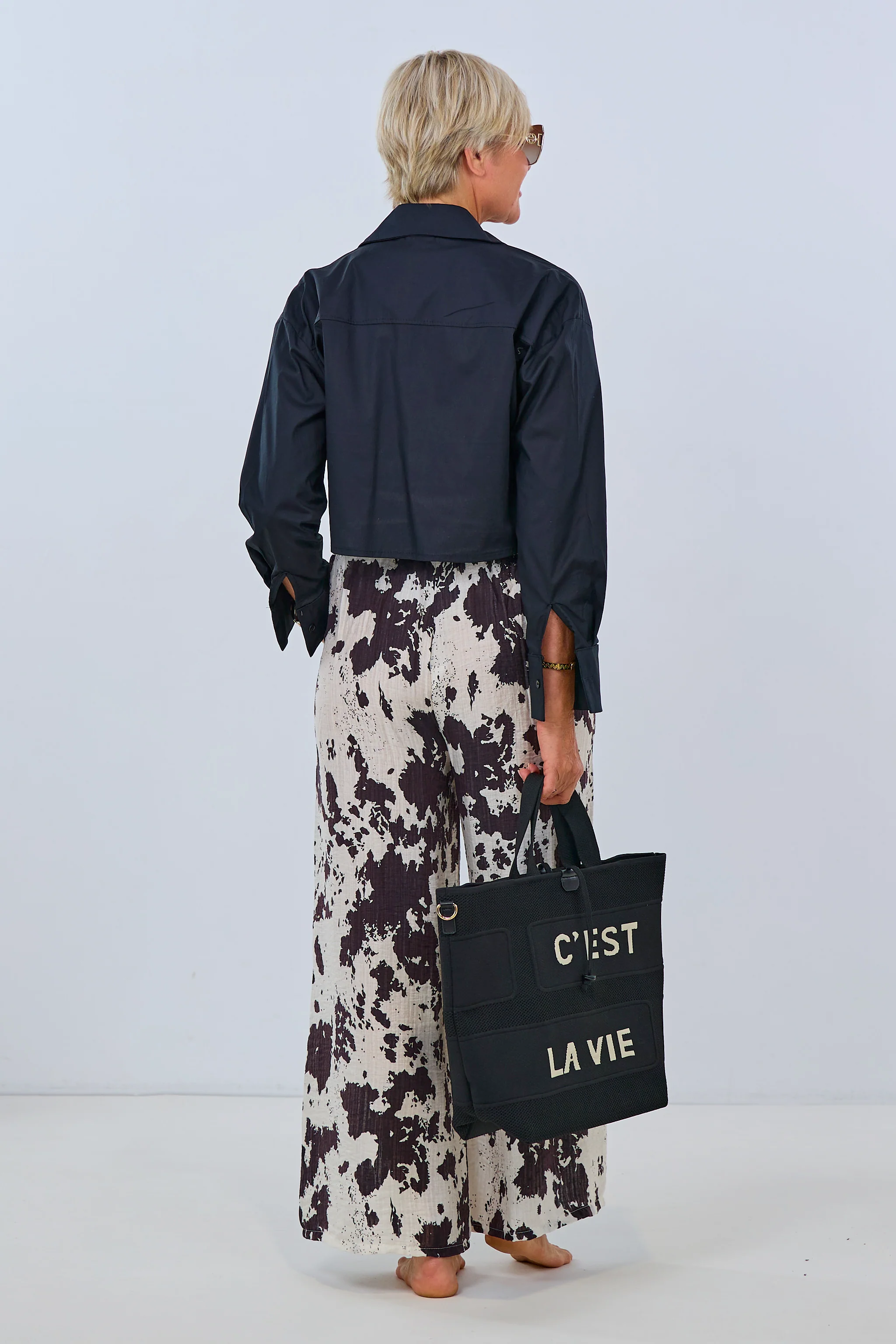 Cropped Bluse mit Taschen, schwarz