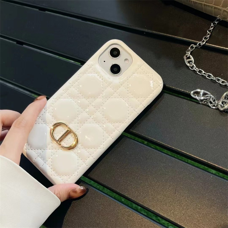 lady dior iphone17ケース CDロゴ ディオール スマホケース iphone16/15Plus iphone ケース 黒 おしゃれ iphoneケース 人気 女子 エナメルレザー IPhone14/13/12 スマホケースブランド