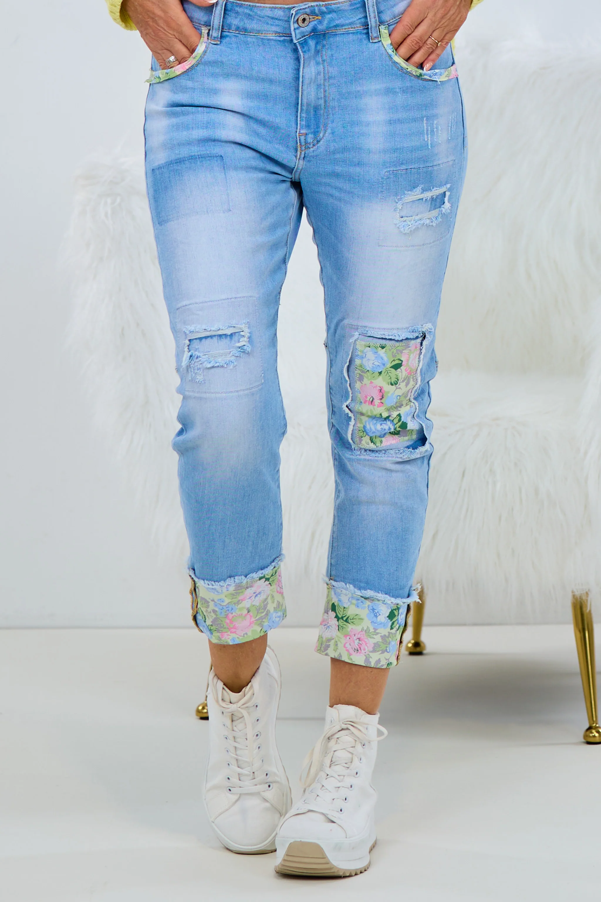 7/8 Jeans mit Blumendetails, hellblau