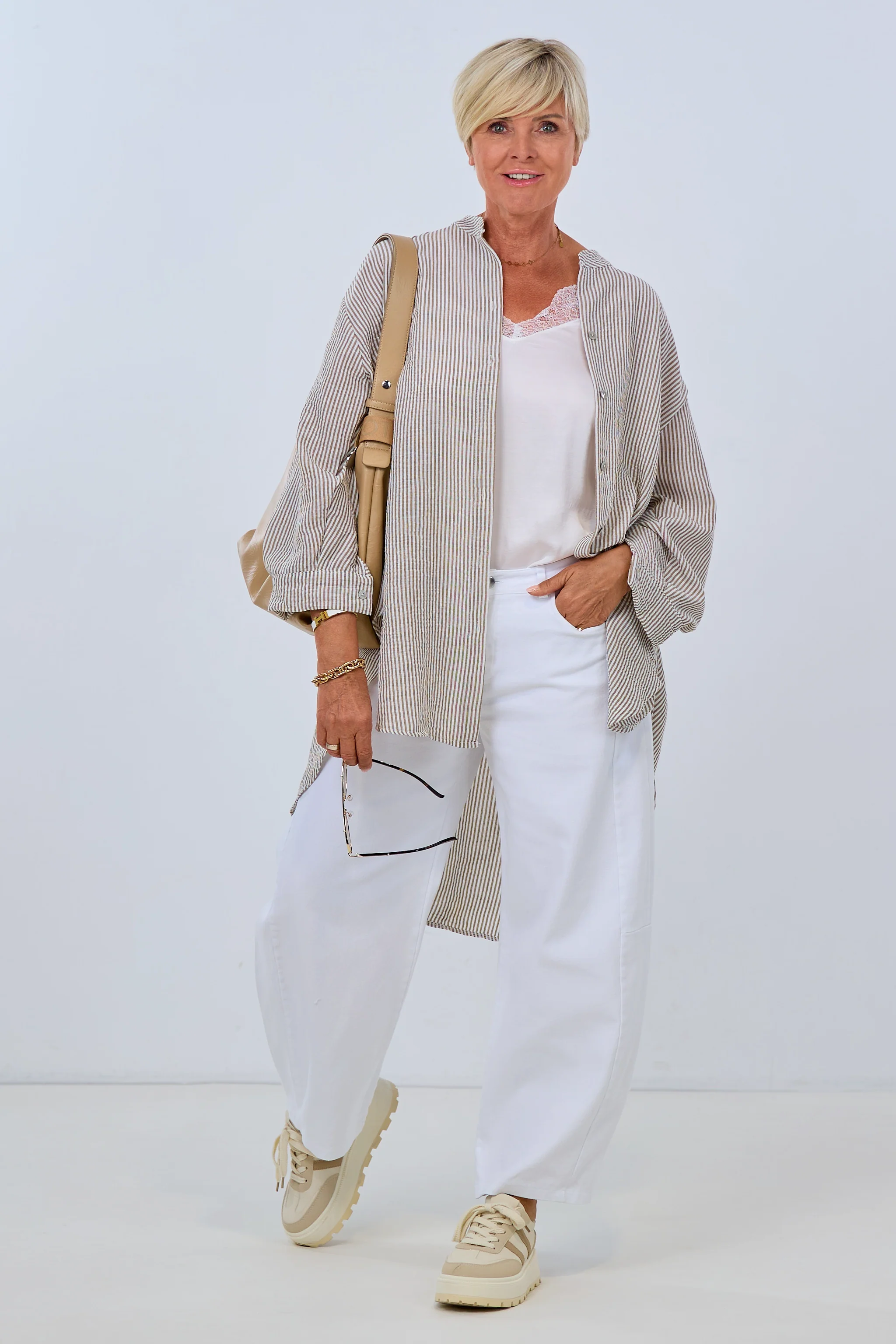 Langes, gestreiftes Oversized Hemd, taupe-weiß