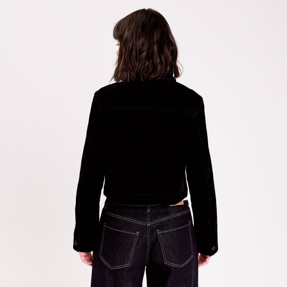 Veste droite courte manches longues noir femme