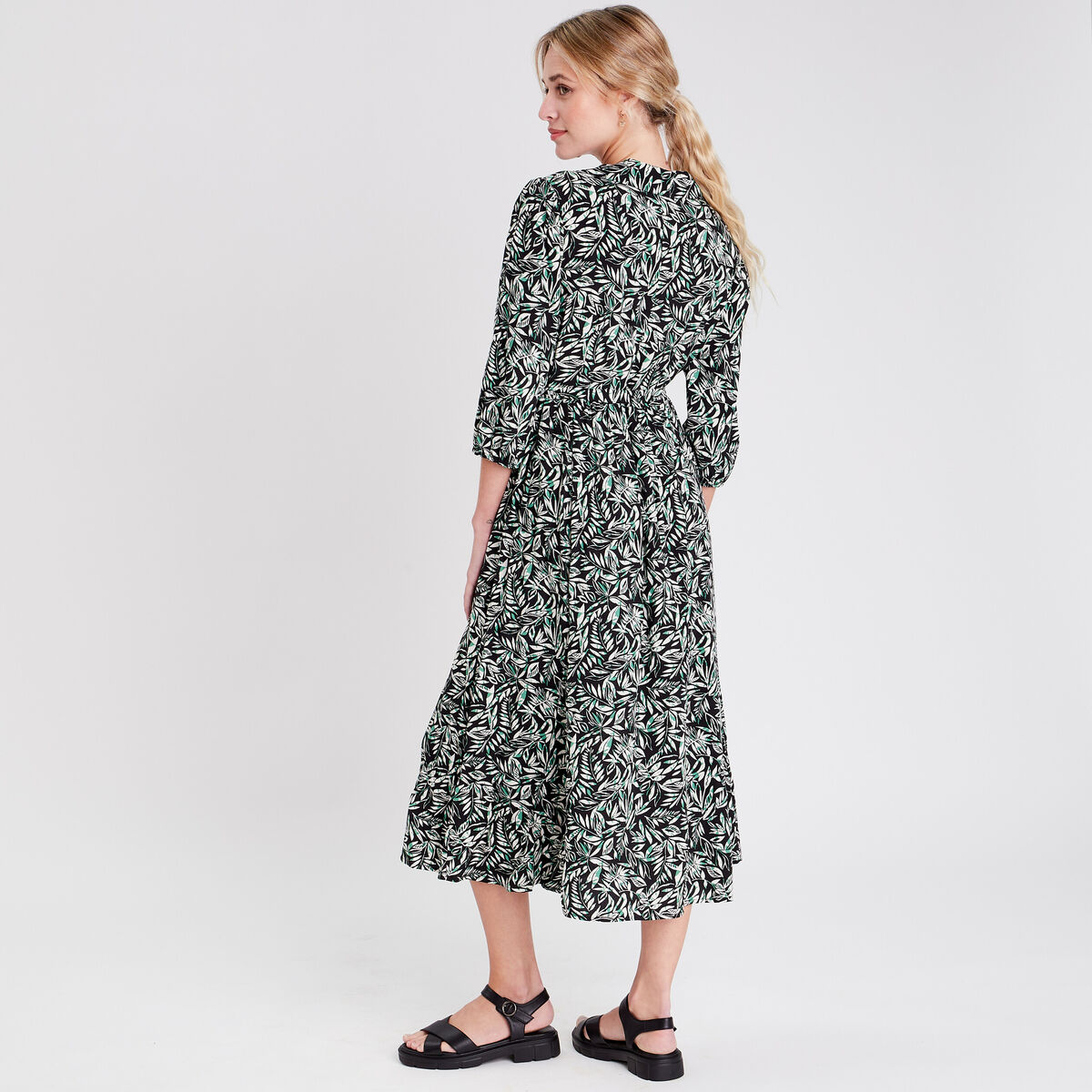 Robe longue évasée boutonnée noir femme