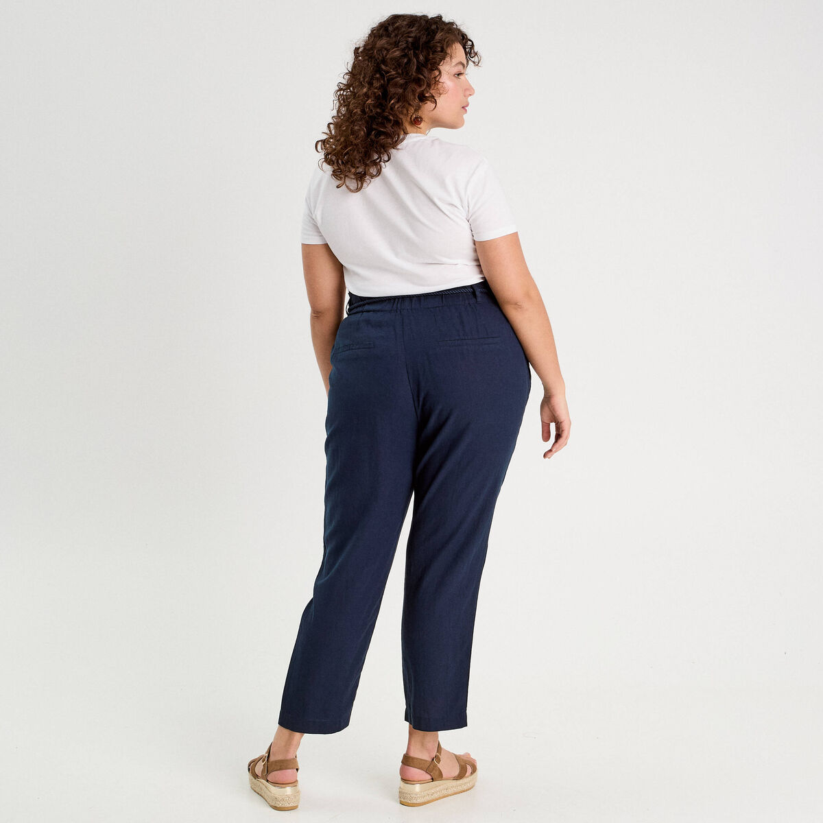 Pantalon droit fluide contenant du lin bleu marine femme