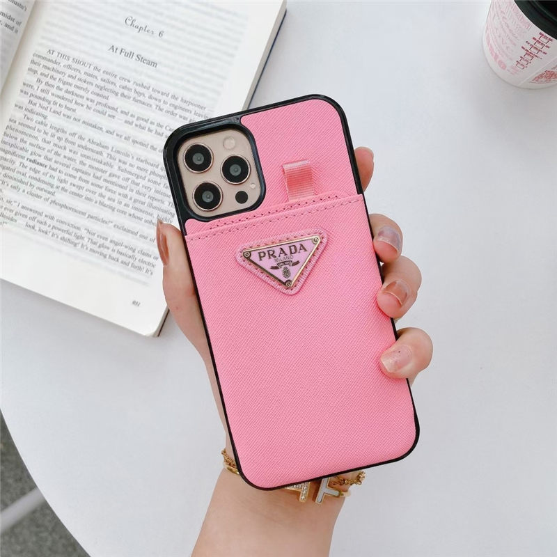 プラダ コピー iphone16/16proケース15pro カード収納 薄型 アイフォン14/13pro max カバー ブランド 激安 iphone12 iphone11pro 保護ケース prada スマホ携帯カバー パロディ風 iphonexs/xr ケース 贈り物 人気