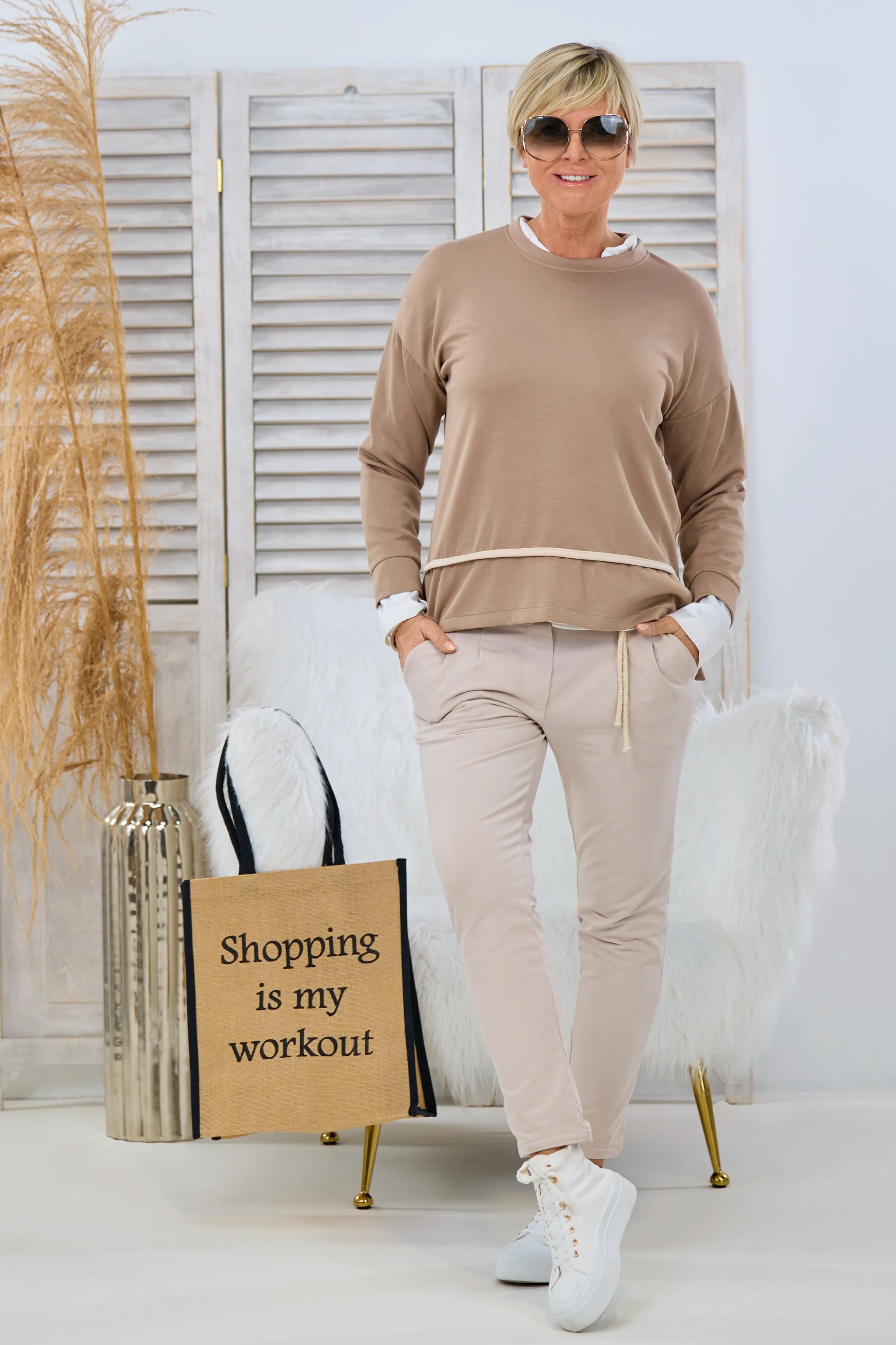 Joggpants mit gesteppten Bundfalten, beige