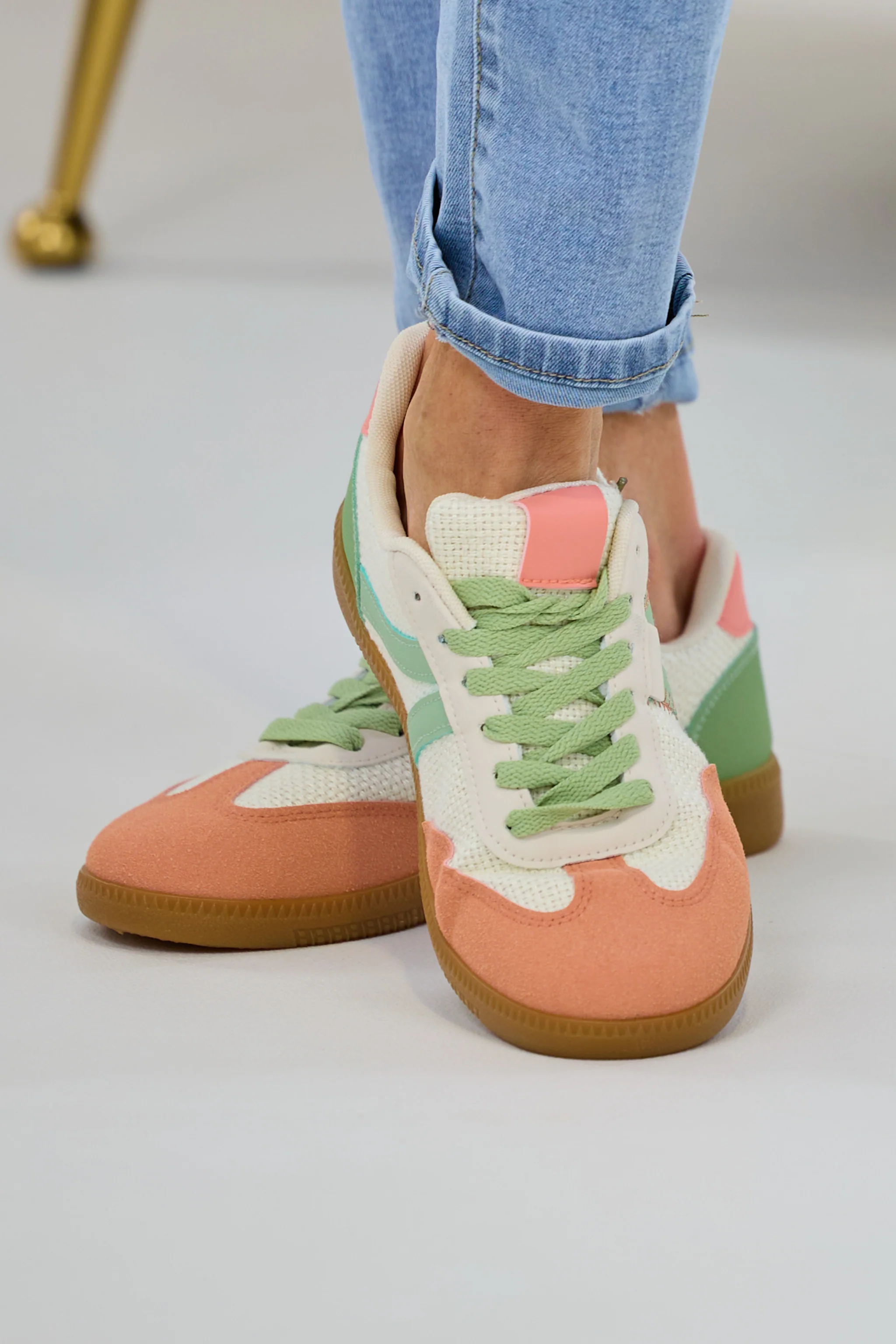 Sneaker mit gewebten Einsätzen, creme-lindgrün-apricot