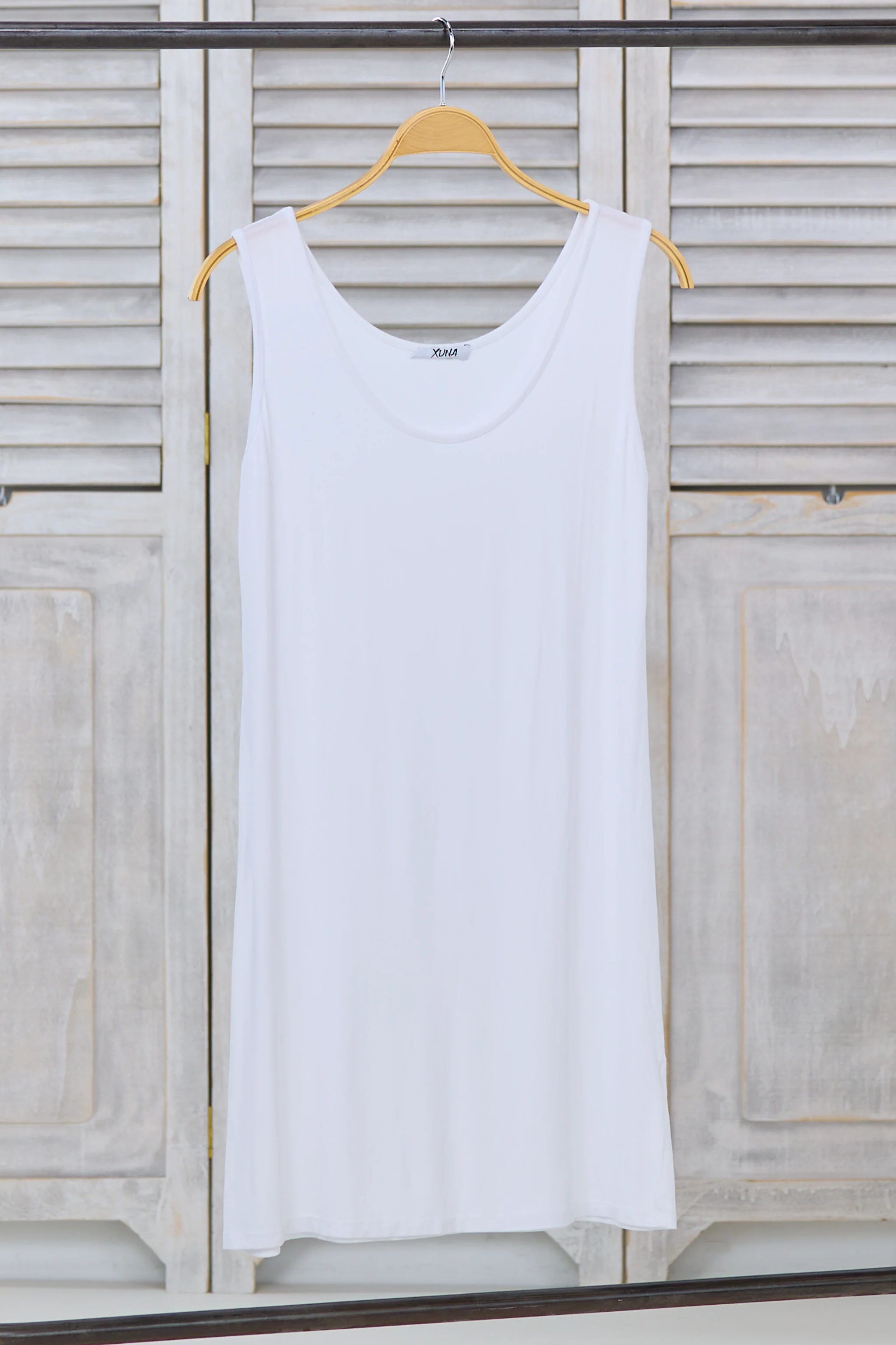 schlichtes Unterkleid, weiß