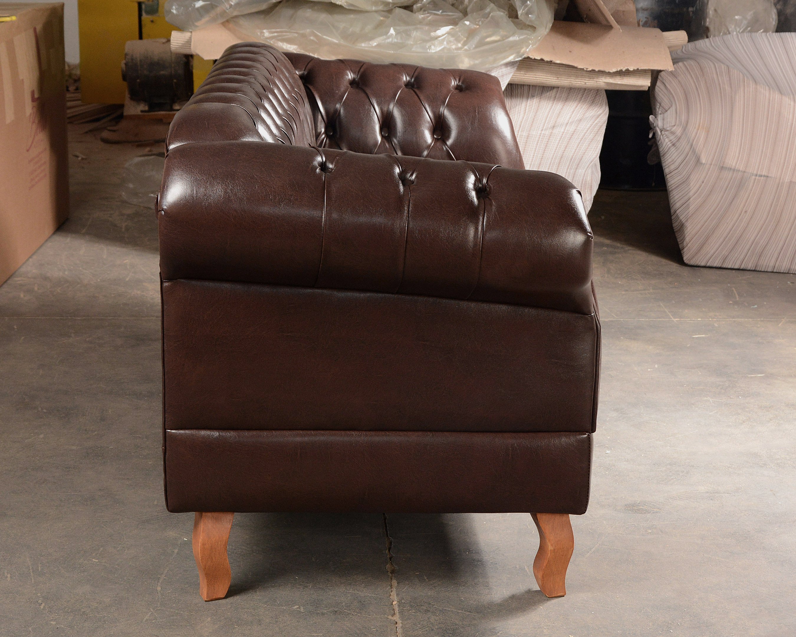 Sofá Chesterfield Dom Pedro Duque 3 Lugares - Couríssimo Marrom Café