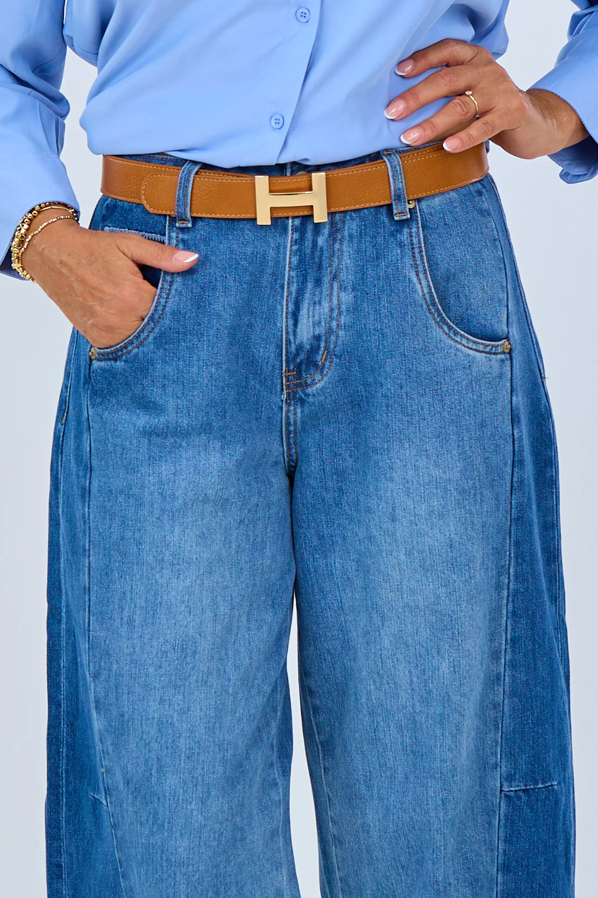 Ledergürtel mit goldener Schnalle, camel