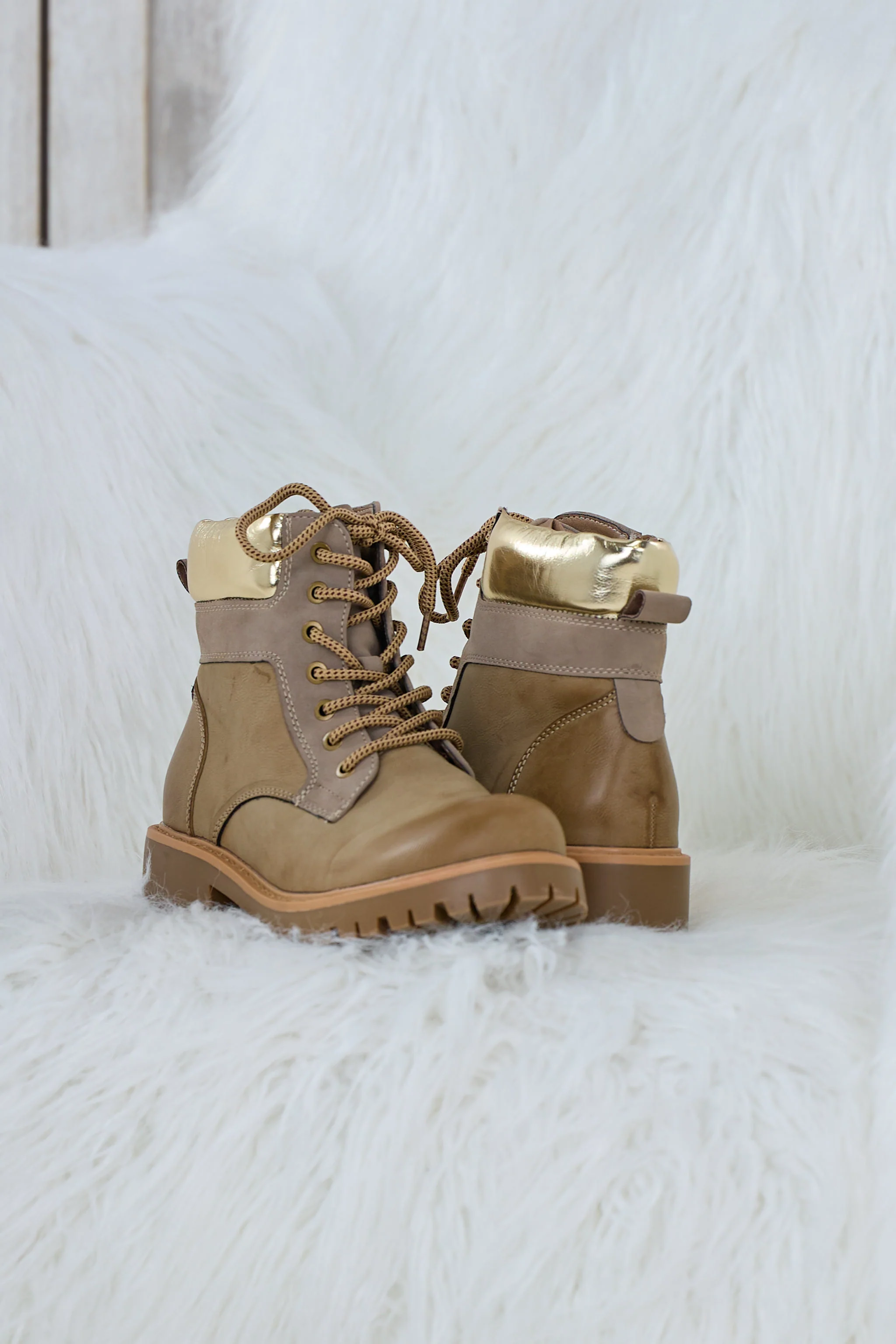 gefütterter Schnürbootie, taupe-braun-gold