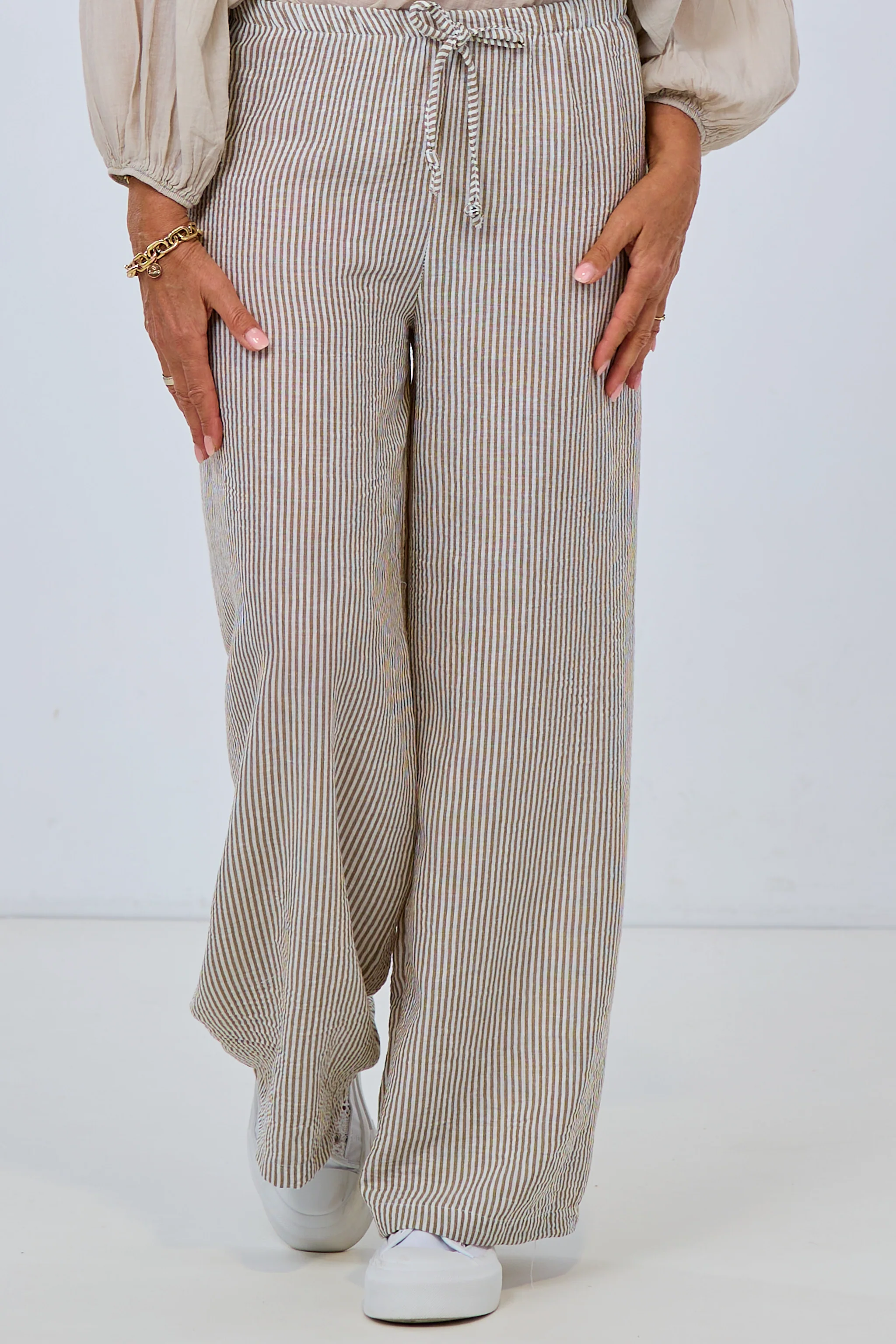 gestreifte Sommerhose, taupe-weiß