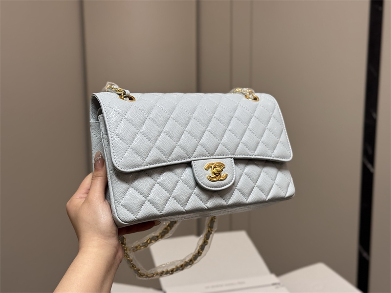 シャネル バッグ コピー chanel マトラッセ ショルダー バッグ チェーン 黒 白 カバン ブランド レディース 鞄 人気 ゴールドロゴ付き