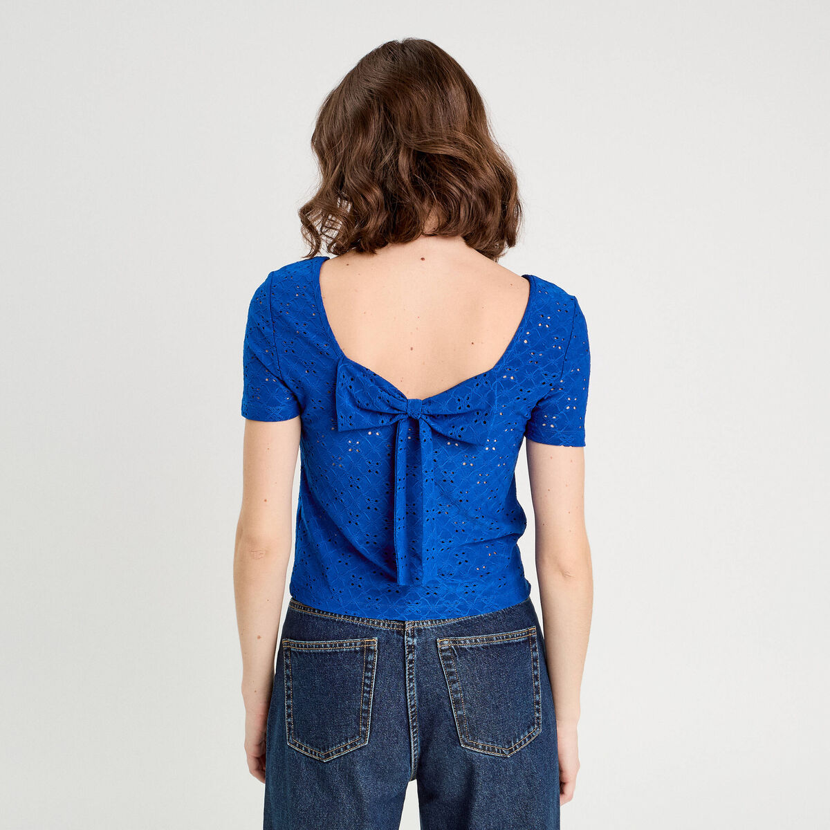 T-shirt broderie anglaise bleu electrique femme