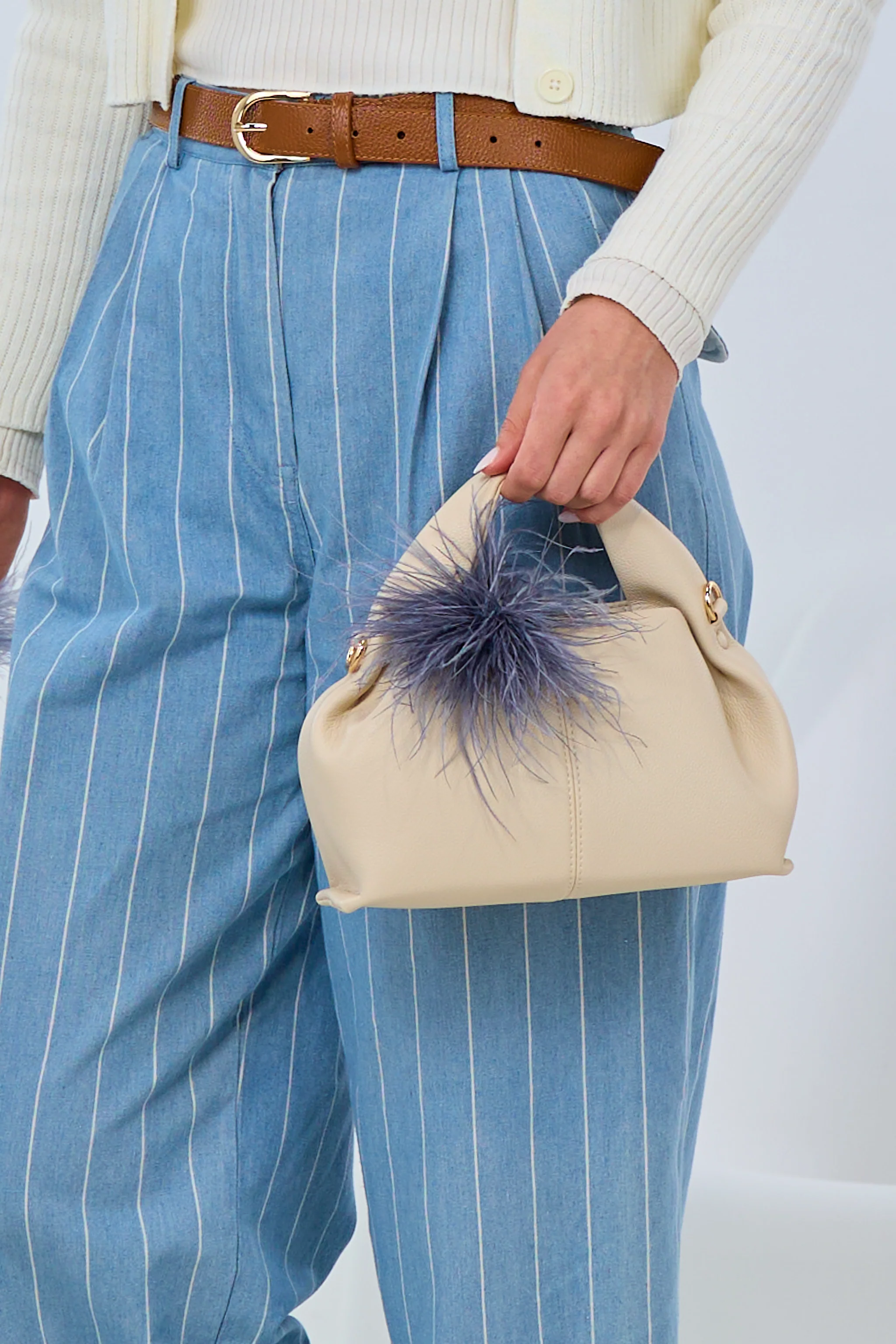 Federbrosche, dunkelgrau