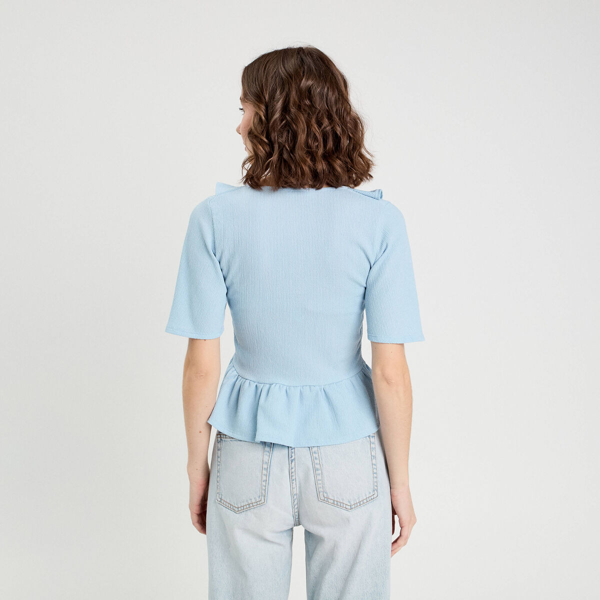 Blouse noeud et volants bleu ciel femme