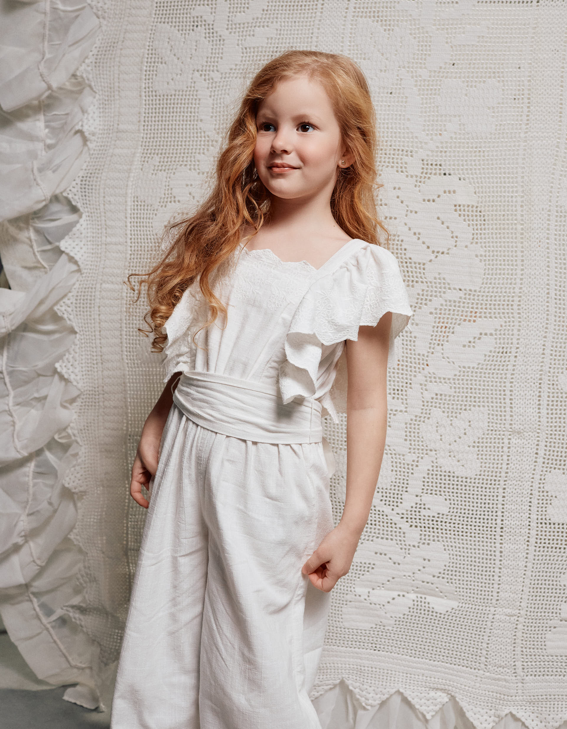 Cotton jumpsuit with ruffled sleeves and belt for girls, white