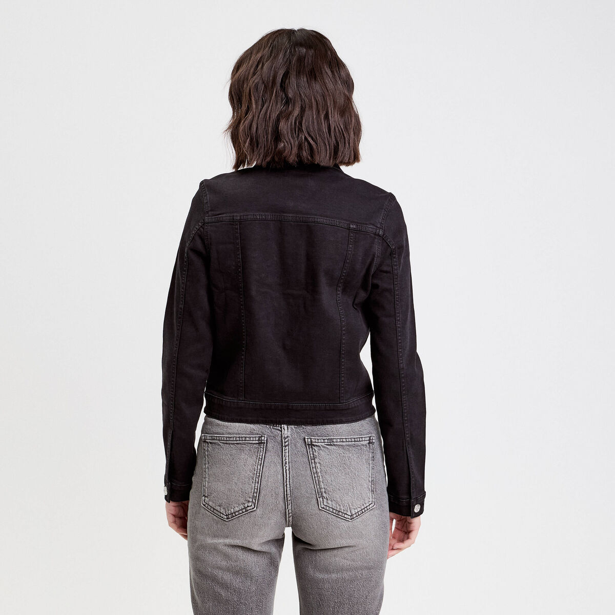 Veste droite boutonnée en jean noir femme