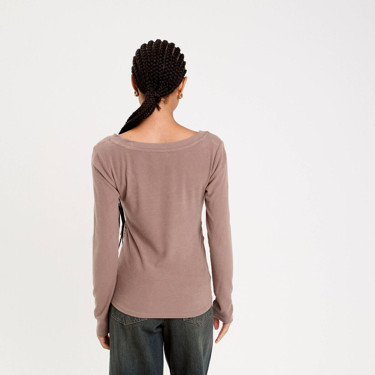 Top ajusté col v manches longues taupe femme