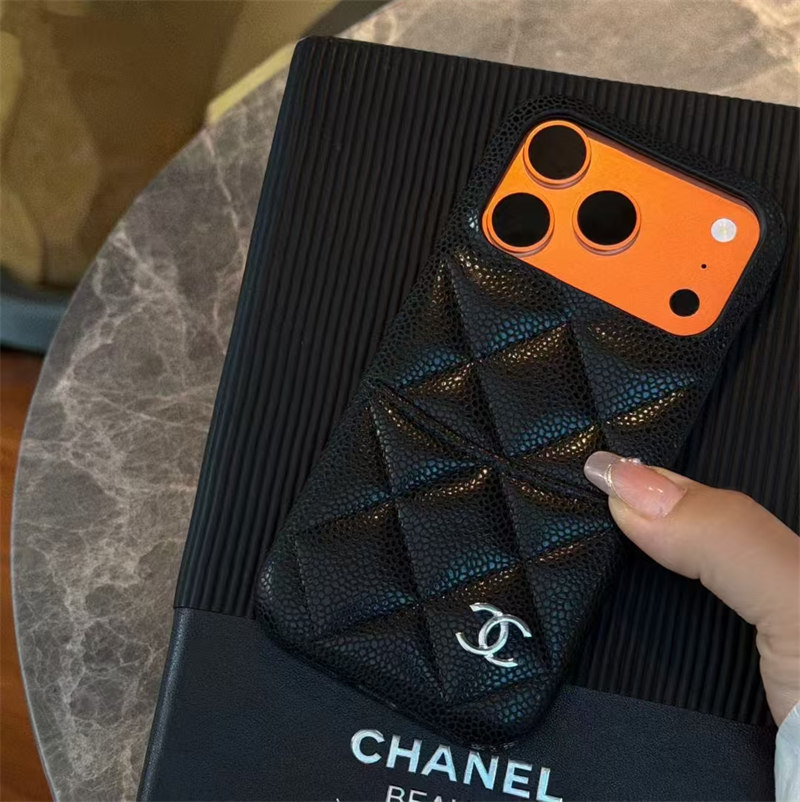 chanel iphone17/17pro ケース カード収納 シャネル キャビア スキン iphone16/16pro max ケース ハイブランド iphone15/14ケース スマホ ケース ブランド 人気 iphoneケース カード収納