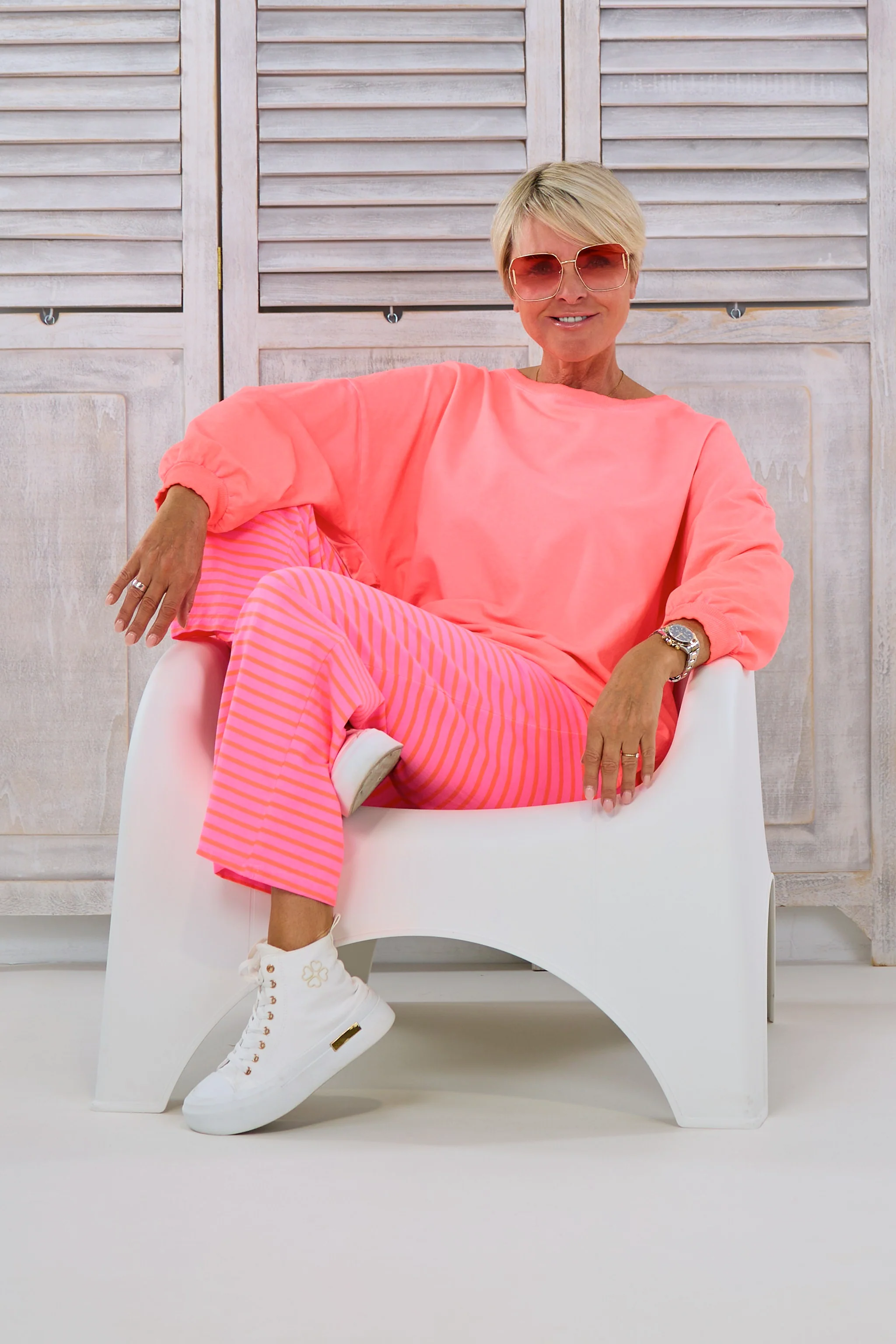 Langarmshirt mit coolem Rücken-Ausschnitt, neon apricot