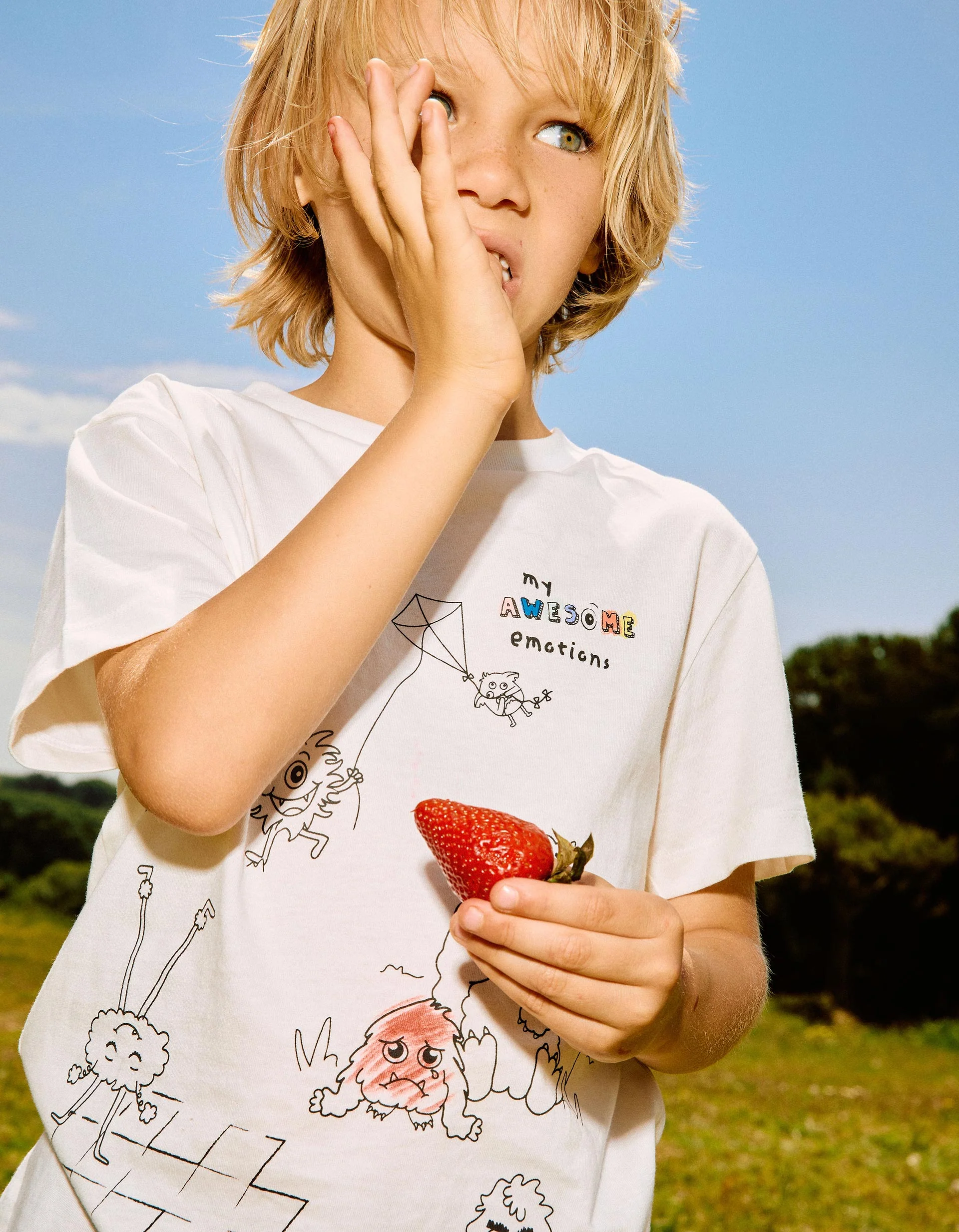 T-shirt with monsters of emotions for colouring & markers for children