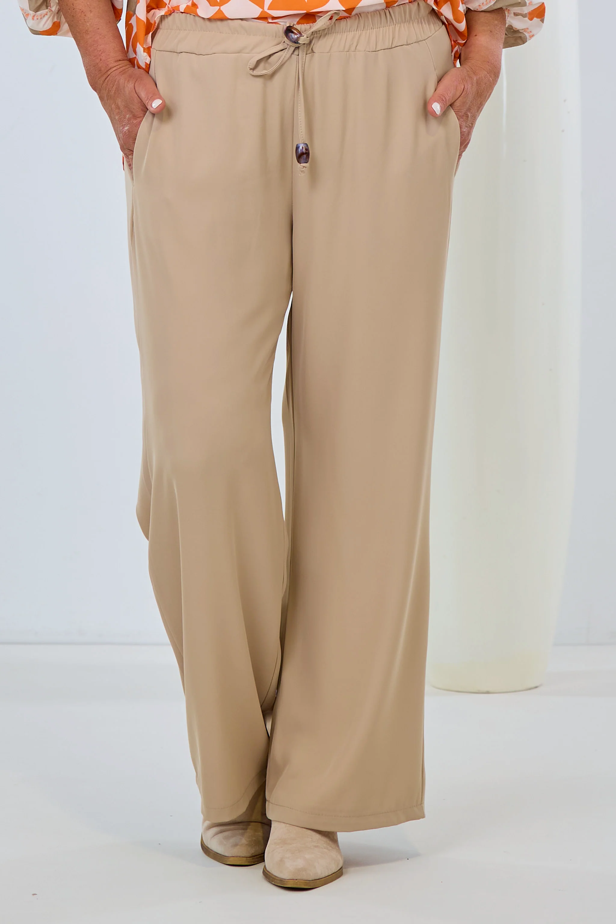 weite Stoffhose mit Zierbändchen-groß, beige
