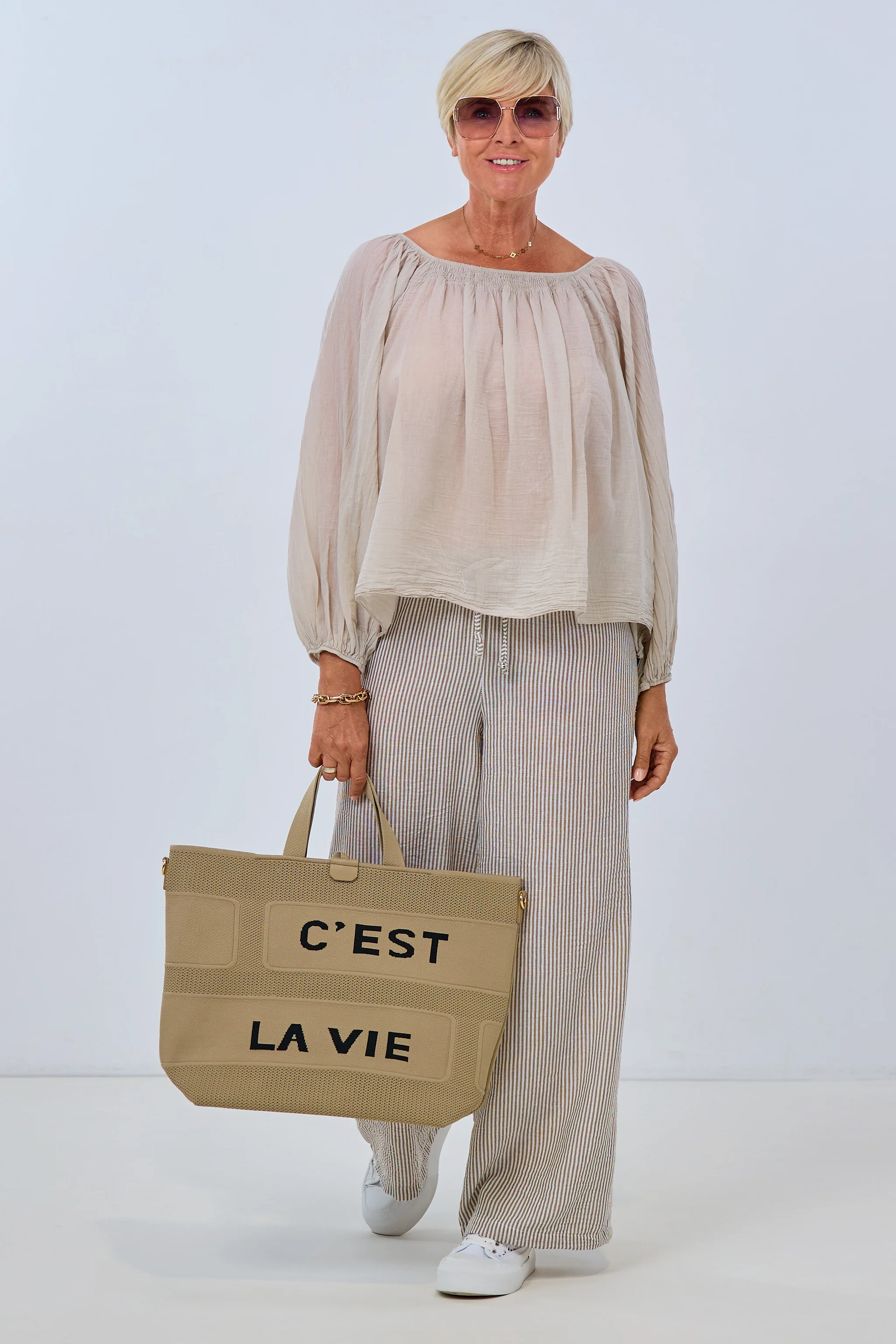 luftige Bluse mit Carmenausschnitt, beige