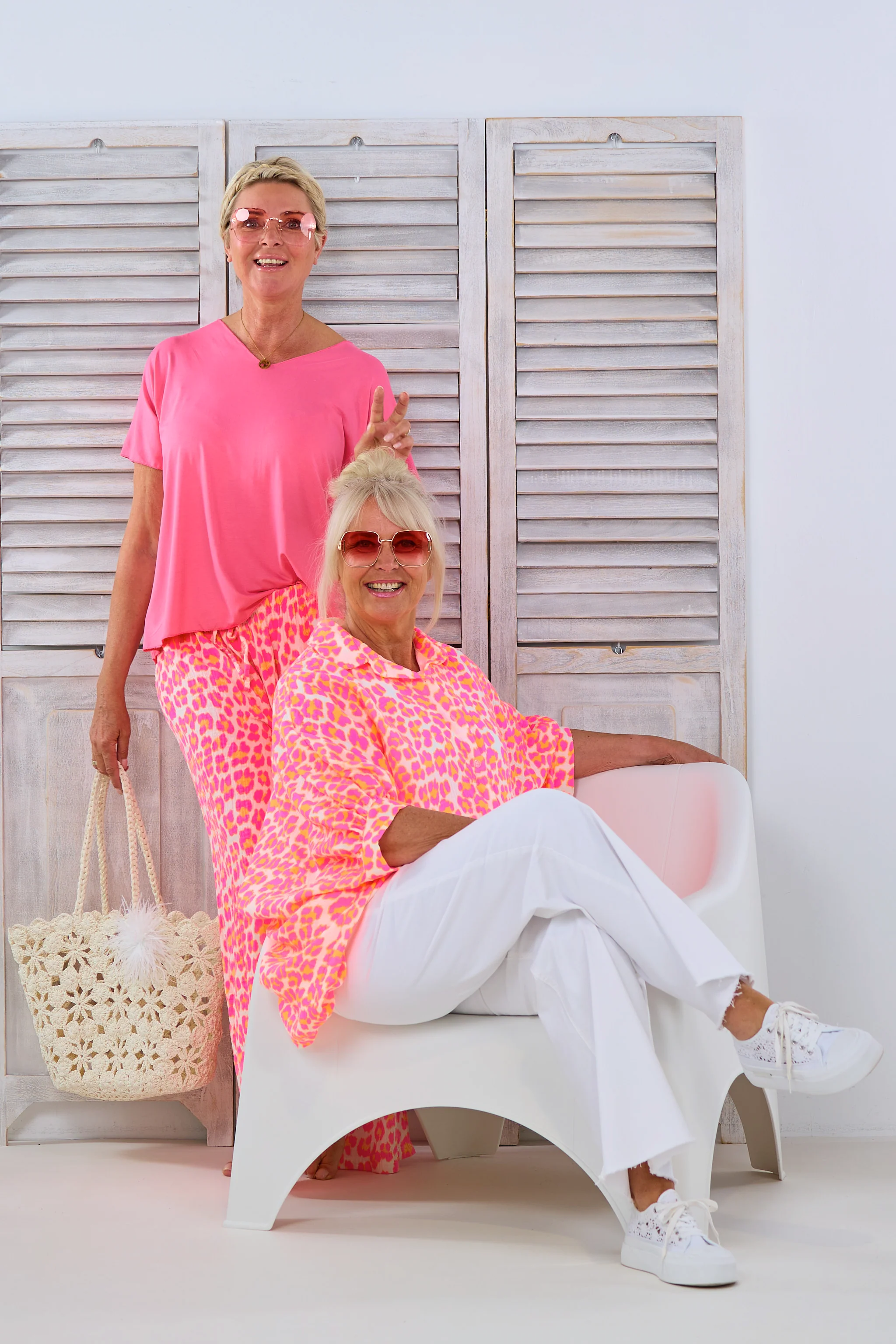 oversized Musselin Bluse mit Leo-Muster, pink-orange-ecru