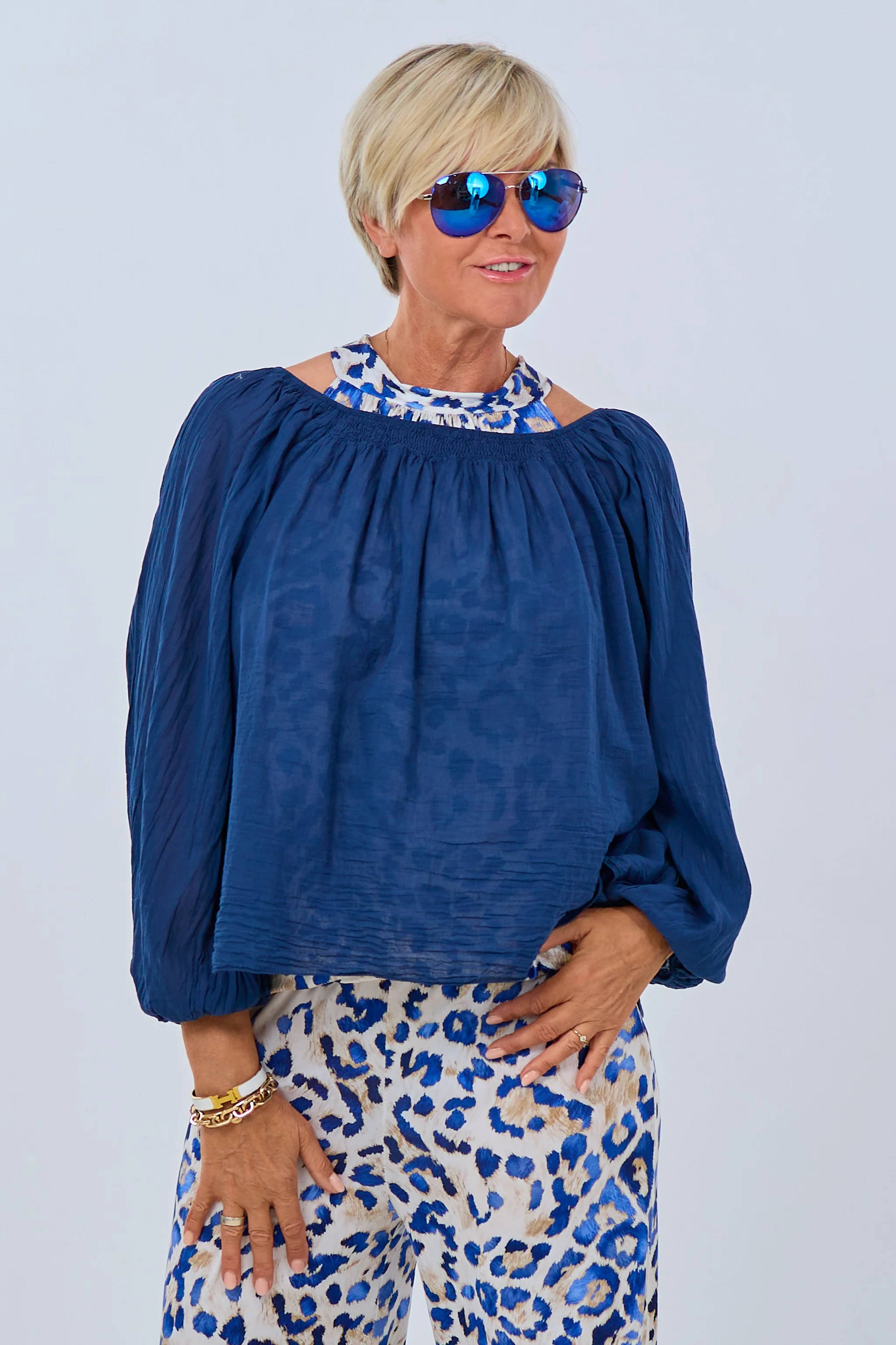 luftige Bluse mit Carmenausschnitt, dunkelblau