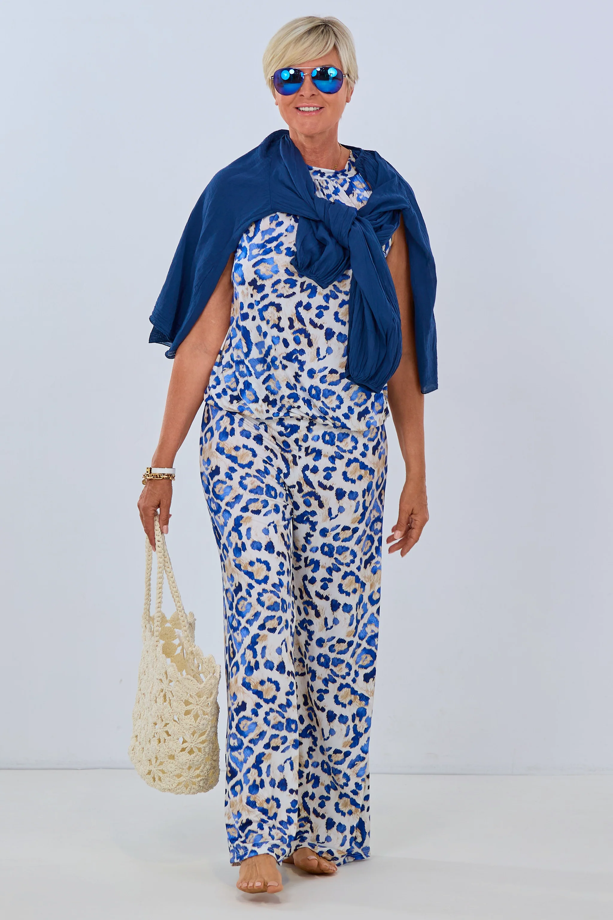 weich fallende Hose mit Leo-Muster, blau-ecru-beige