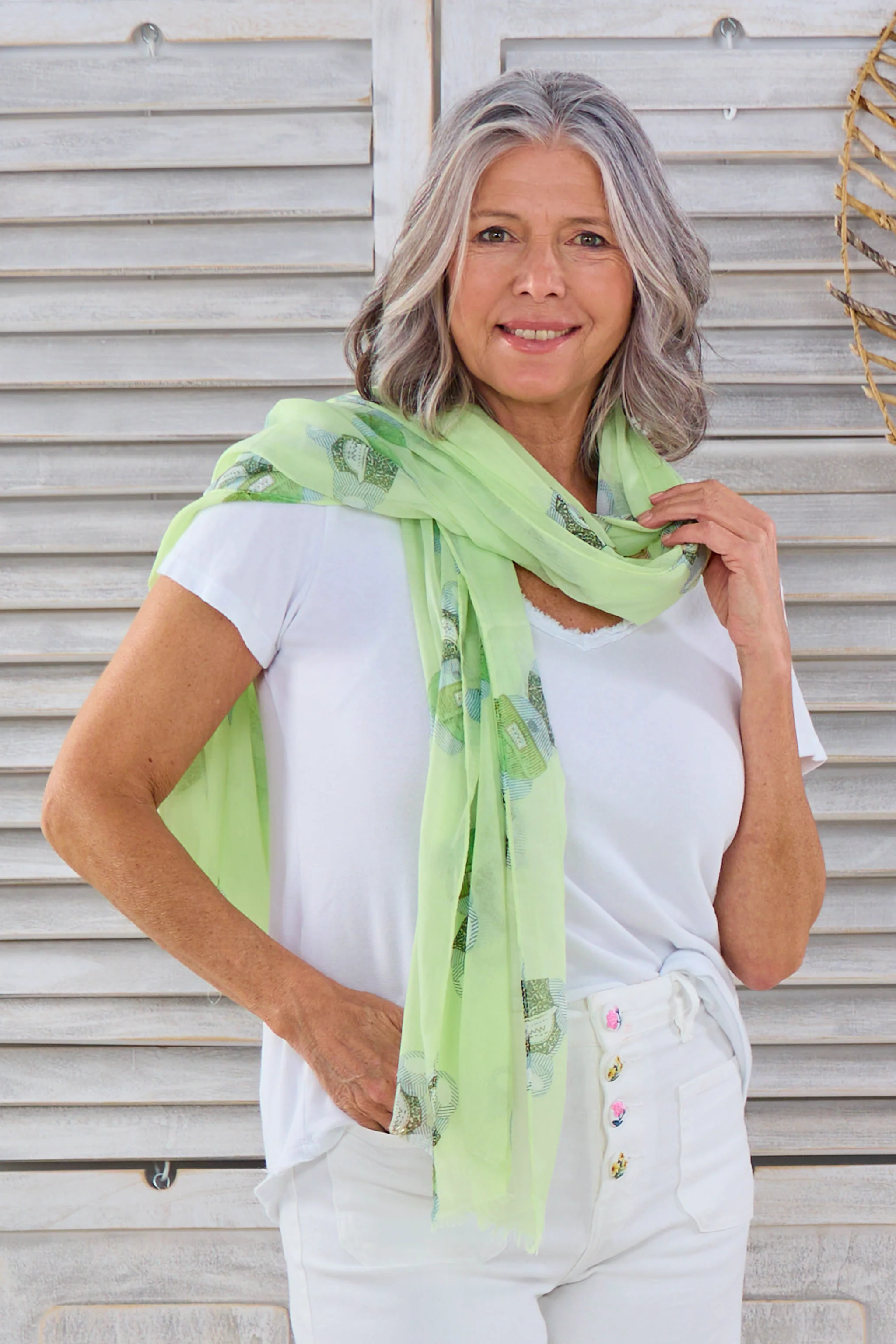 Feines Tuch mit Bärchen, lindgrün