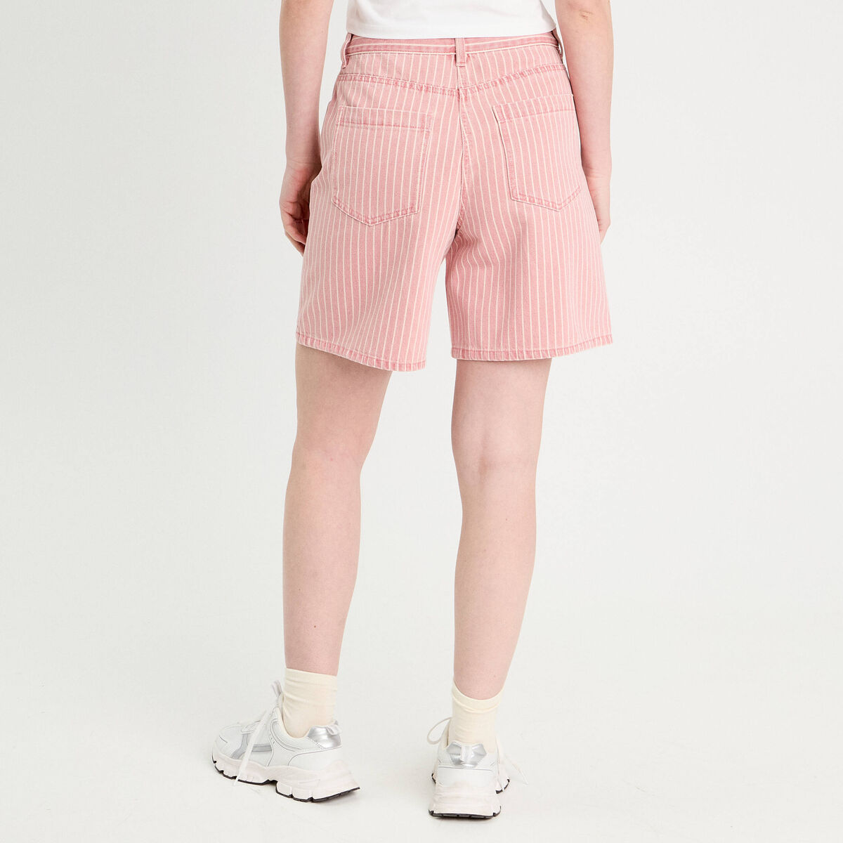 Bermuda large rose clair femme