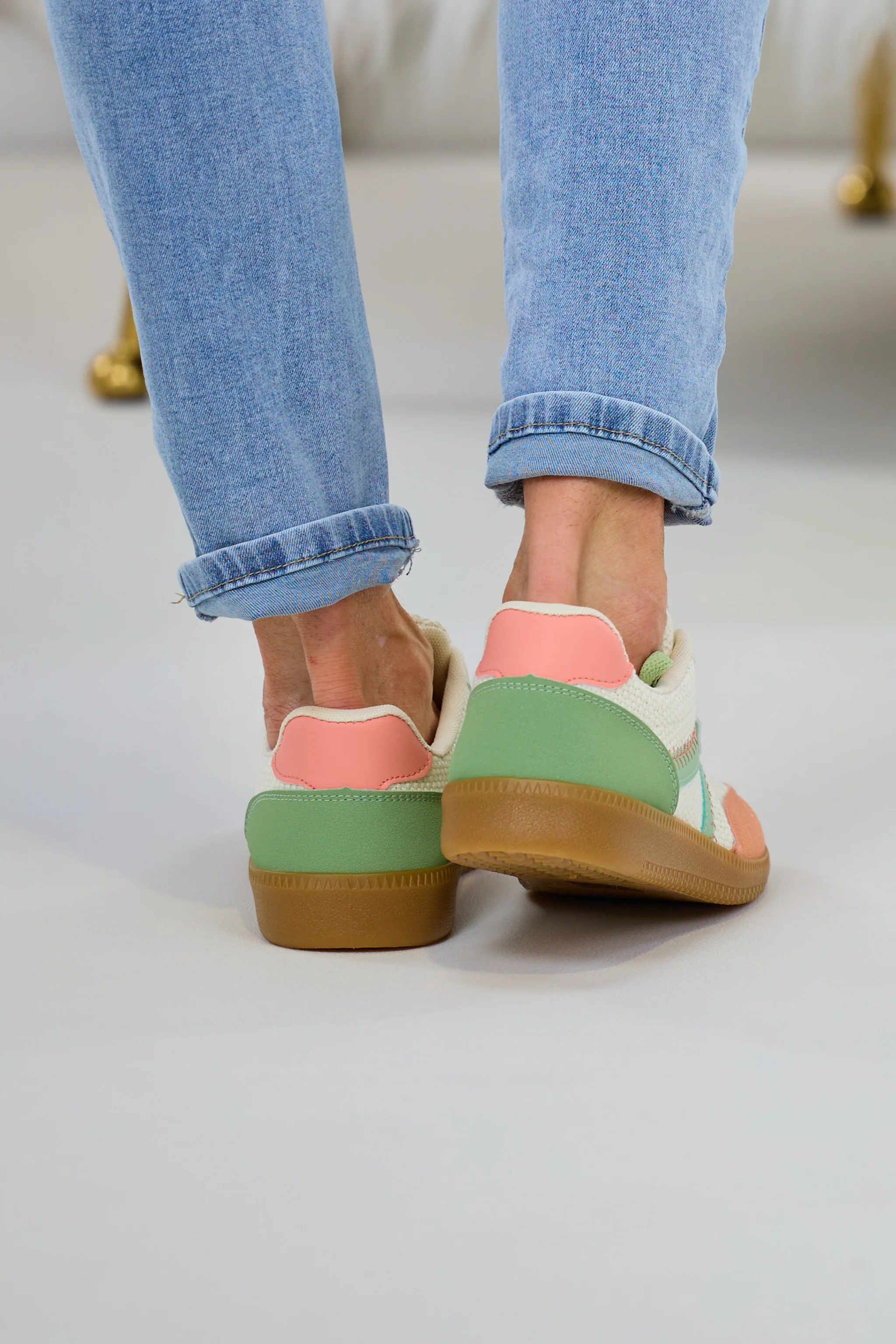 Sneaker mit gewebten Einsätzen, creme-lindgrün-apricot