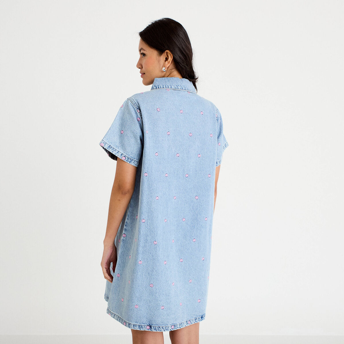 Robe en jean brodée bleu foncé femme