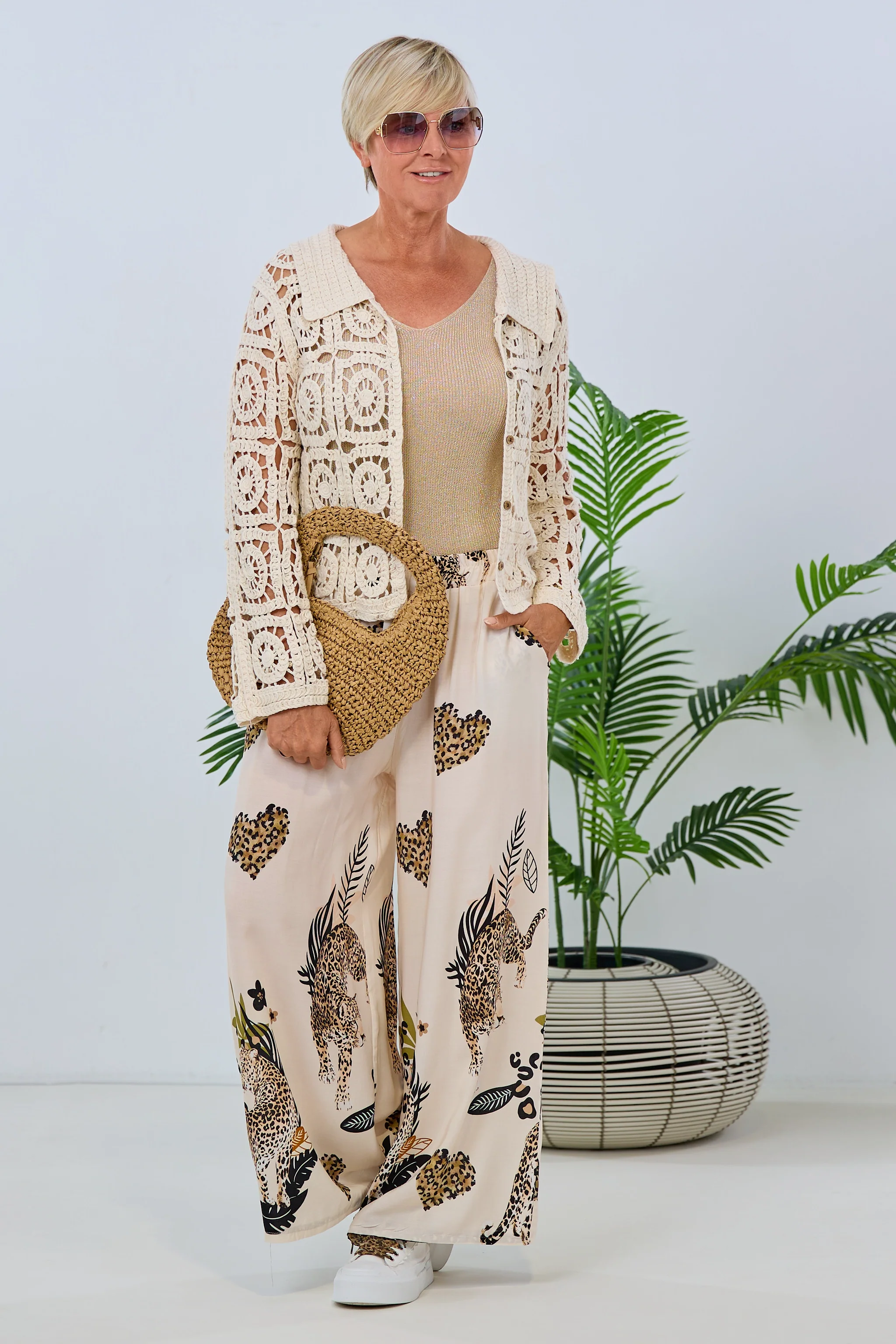 Jacke mit Kragen in Häkeloptik, beige