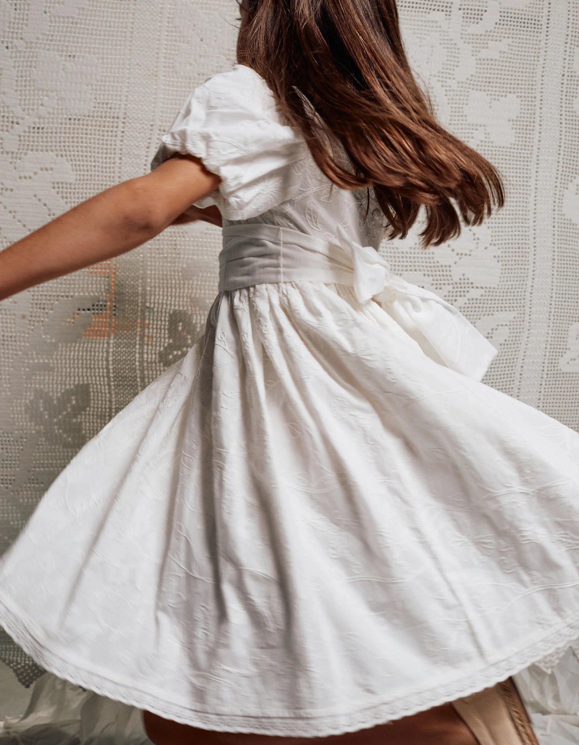 Cotton dress with balloon sleeves and belt for girls, white