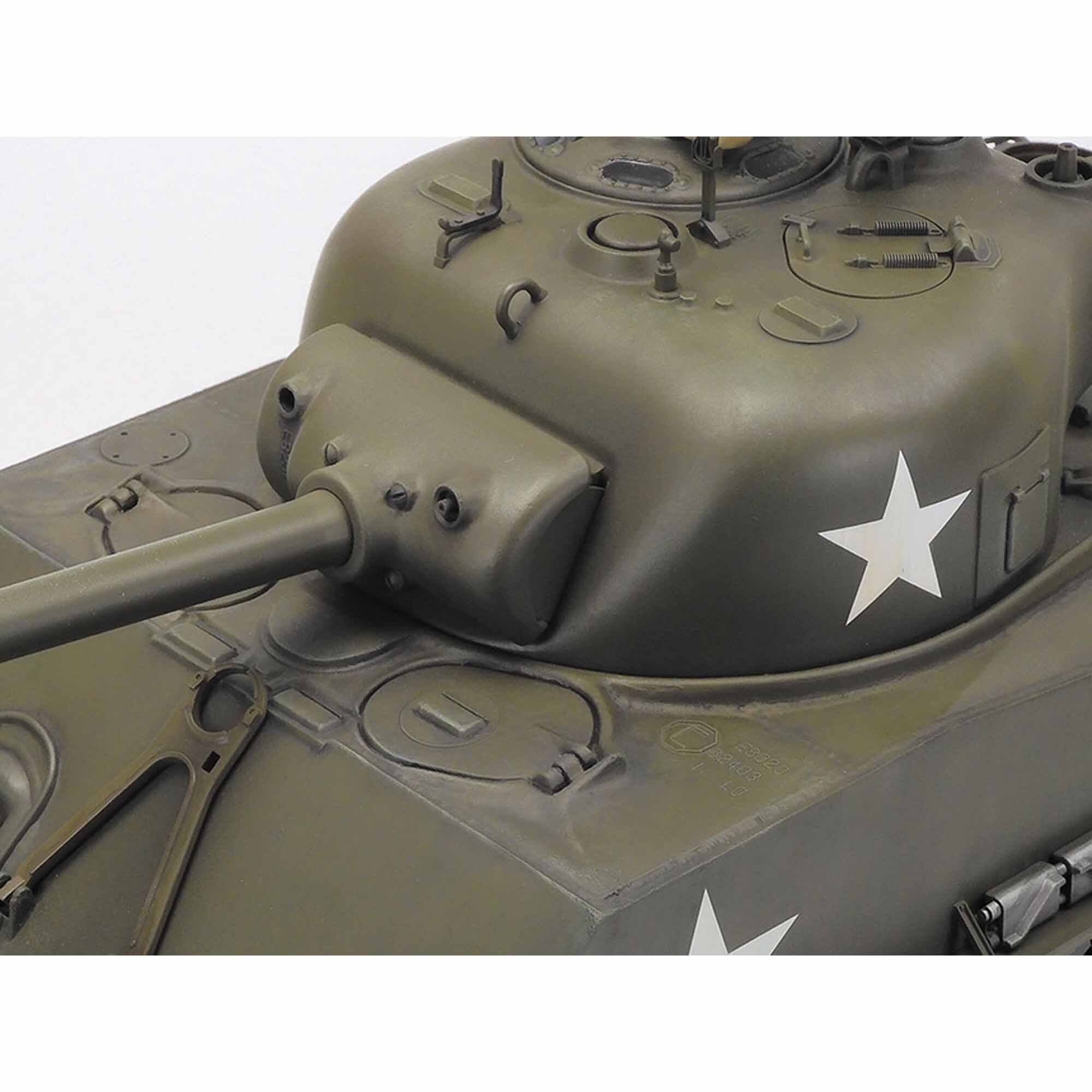 Tamiya 1/16 RC M4 Sherman 105mm Howitzer (Mechanical Steering System)