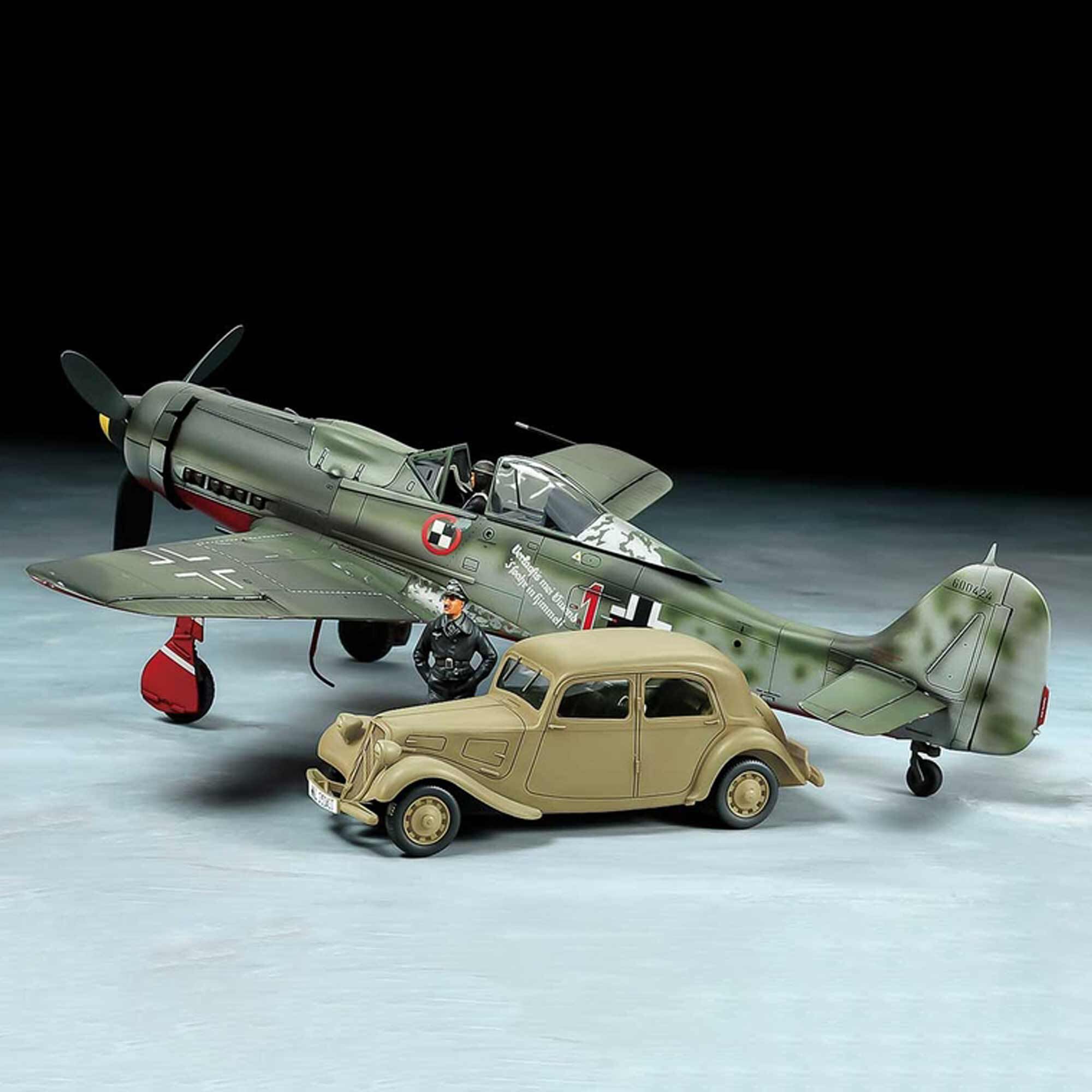 Tamiya 1/48 Focke-Wulf Fw190 D-9 JV44 & Citroen Traction 11CV Staff Car Set