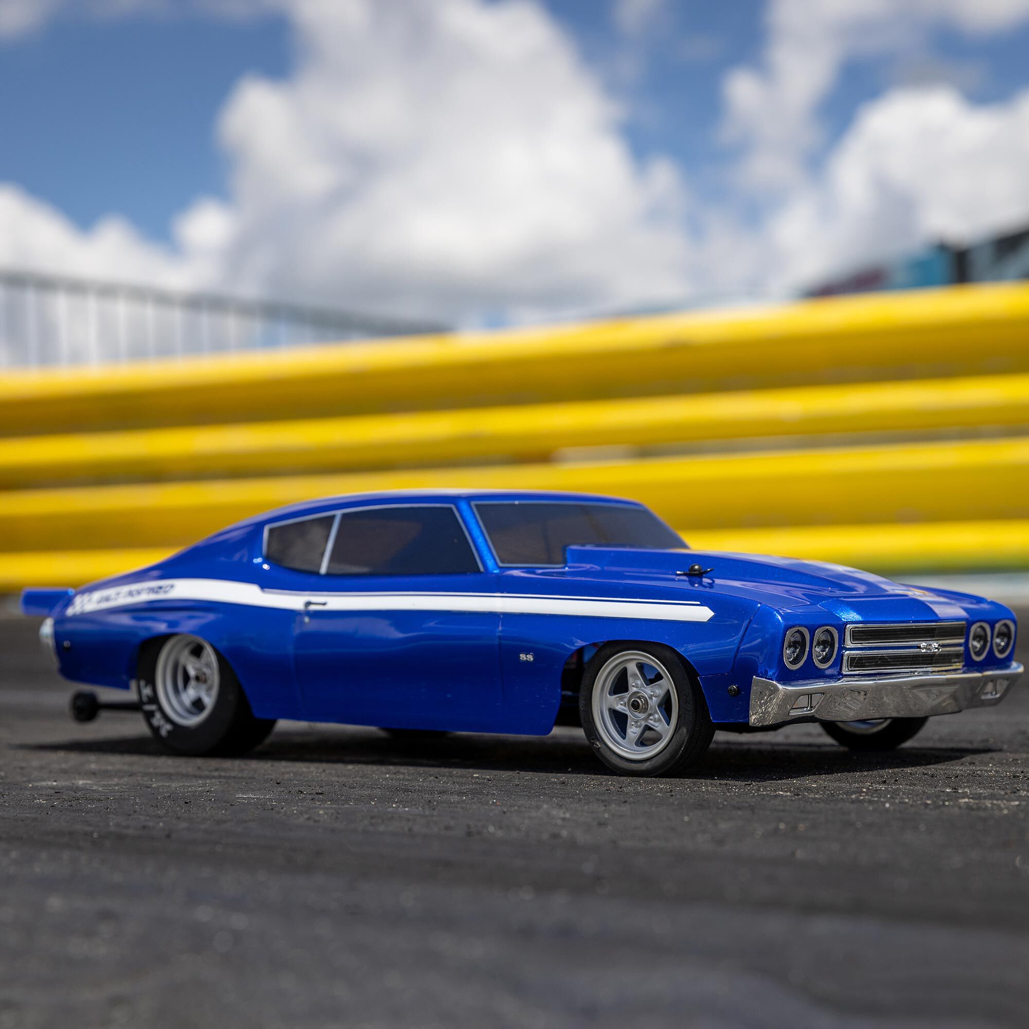 Losi 1/16 Mini 1970 Chevy Chevelle 2S 2WD RTR Brushless No Prep Drag Car (Battery & Charger Included)