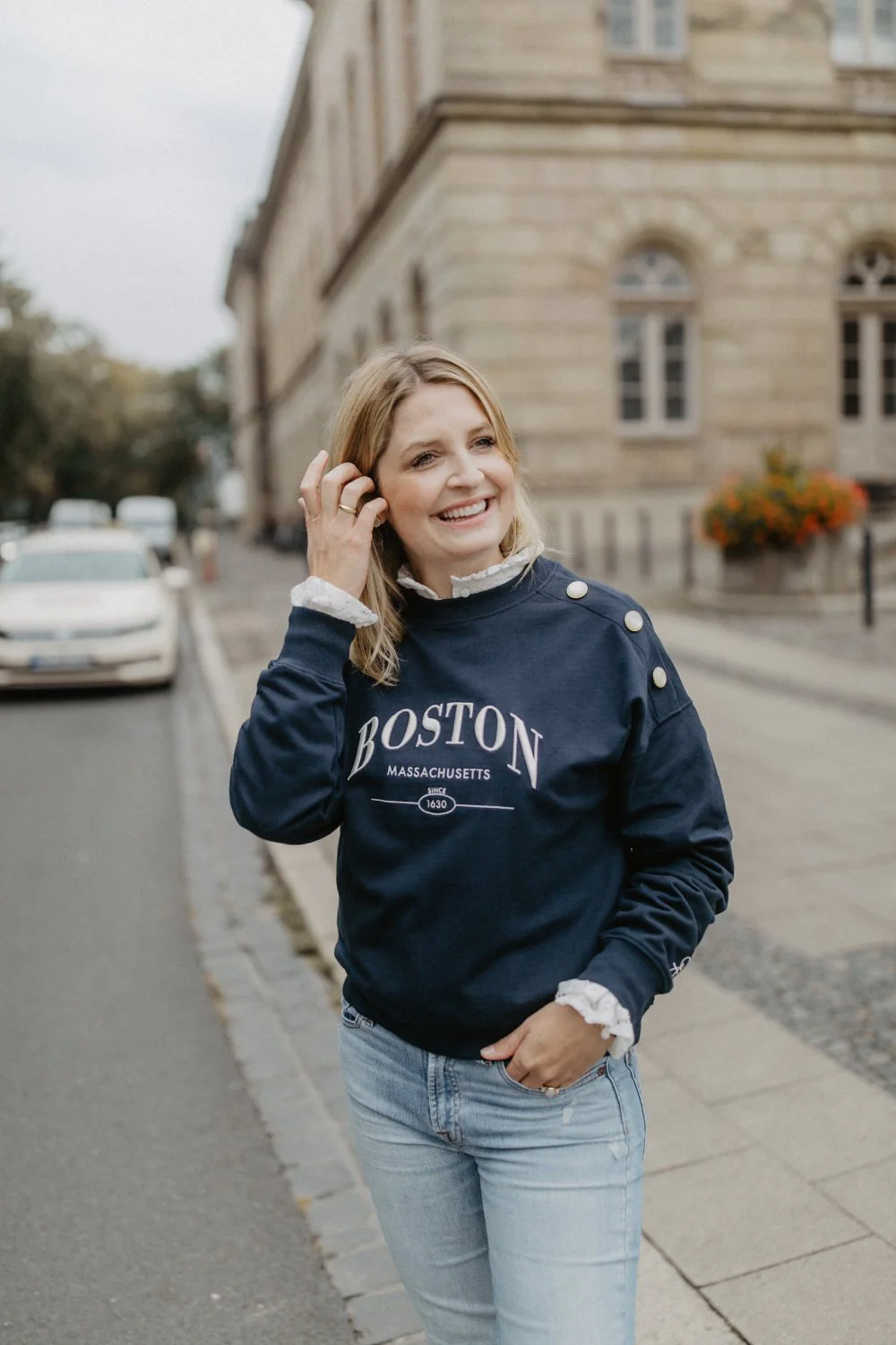 leevje by AM Sweater 'Boston' mit Zierknöpfen