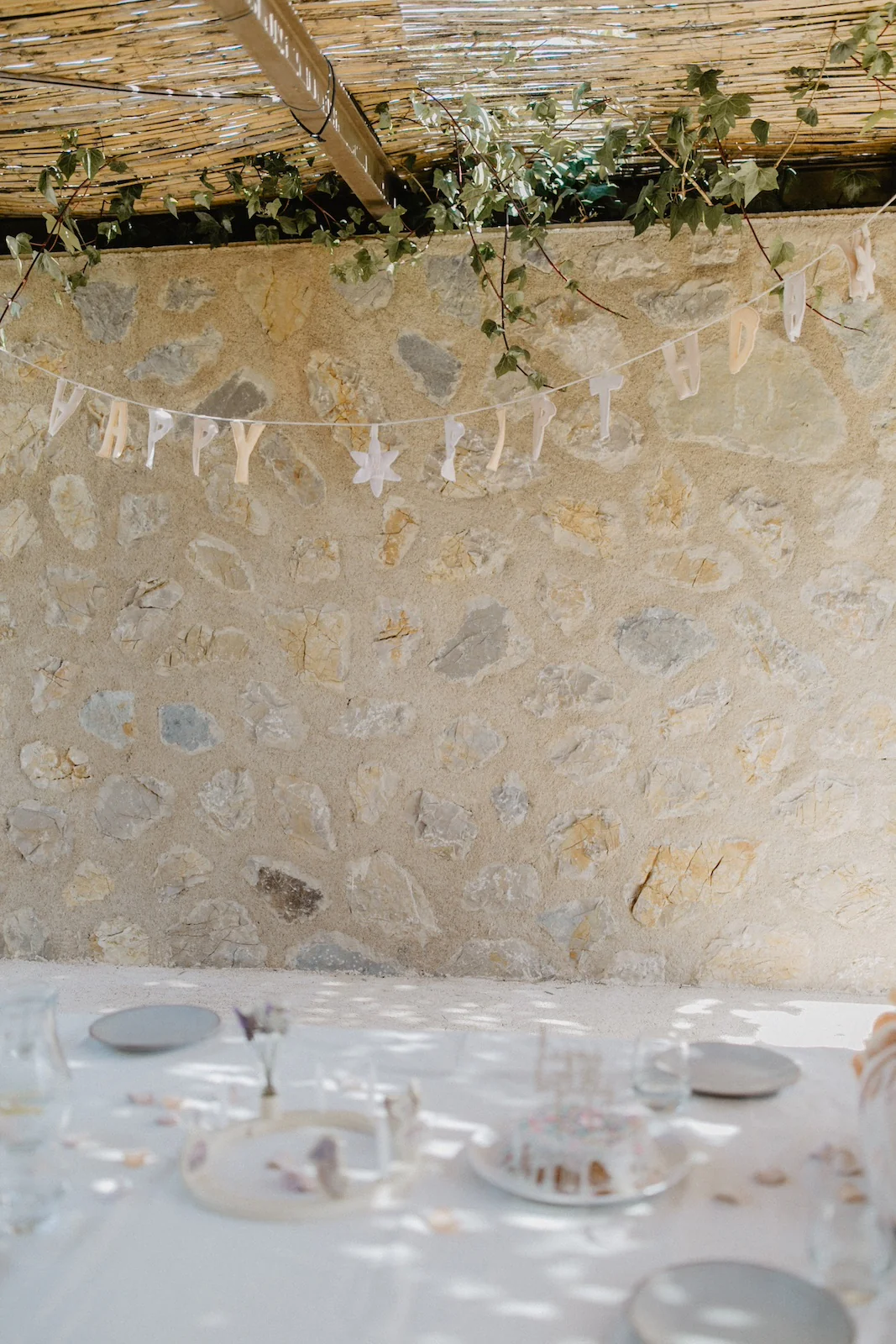 Girlande 'happy birthday' in lavender