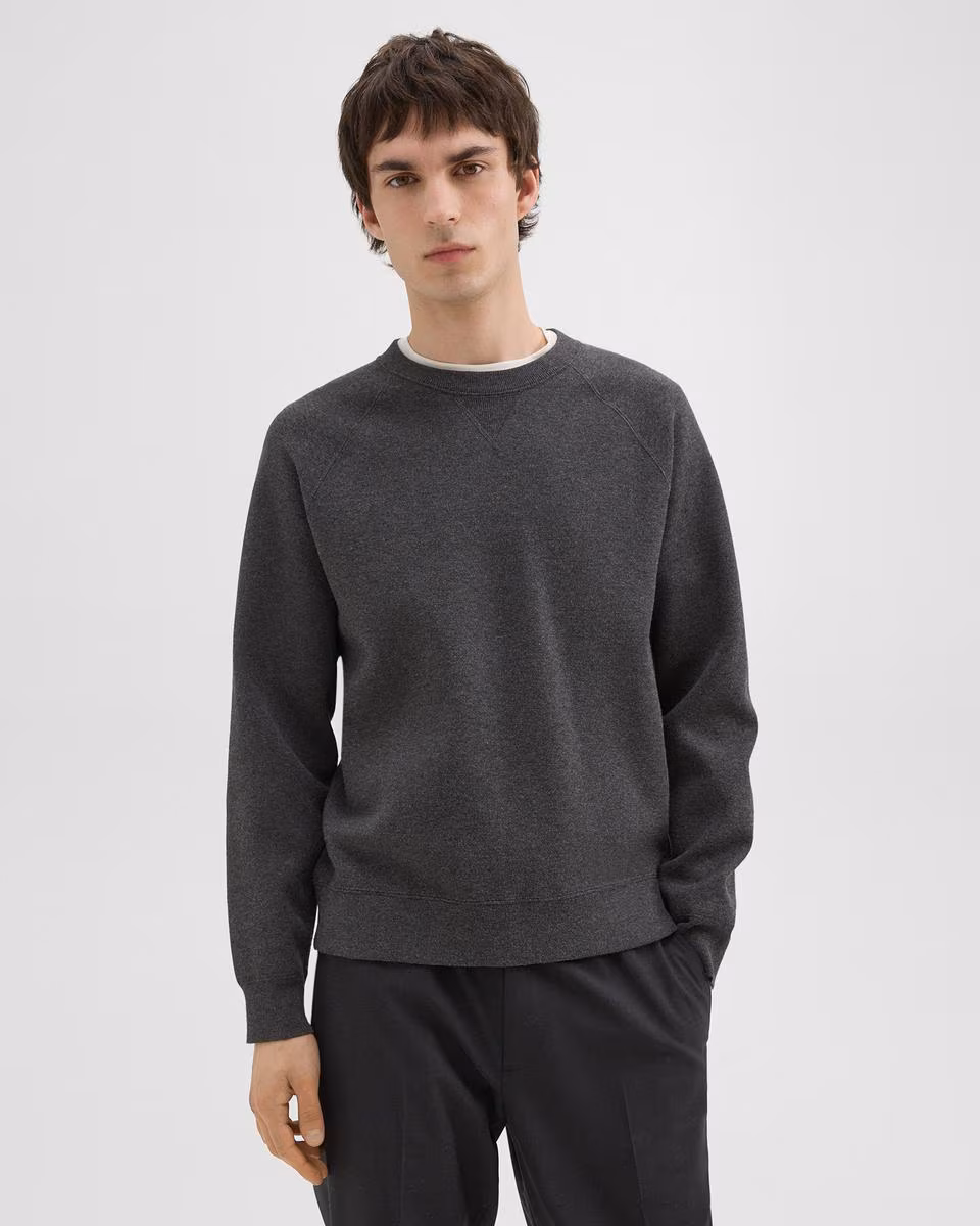 Raglan Sleeve Sweatshirt in Light Bilen