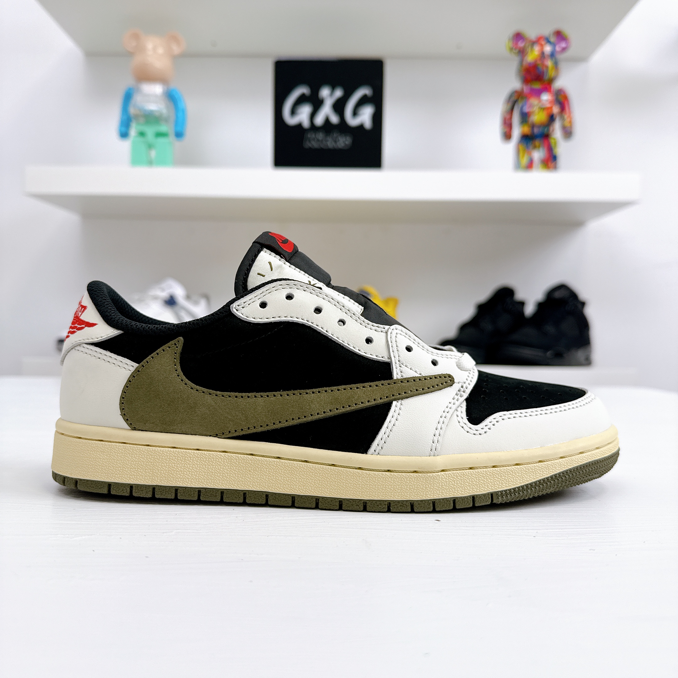(WMNS) Air Jordan 1 Retro Low OG SP x Travis Scott 'Medium Olive' DZ4137-106