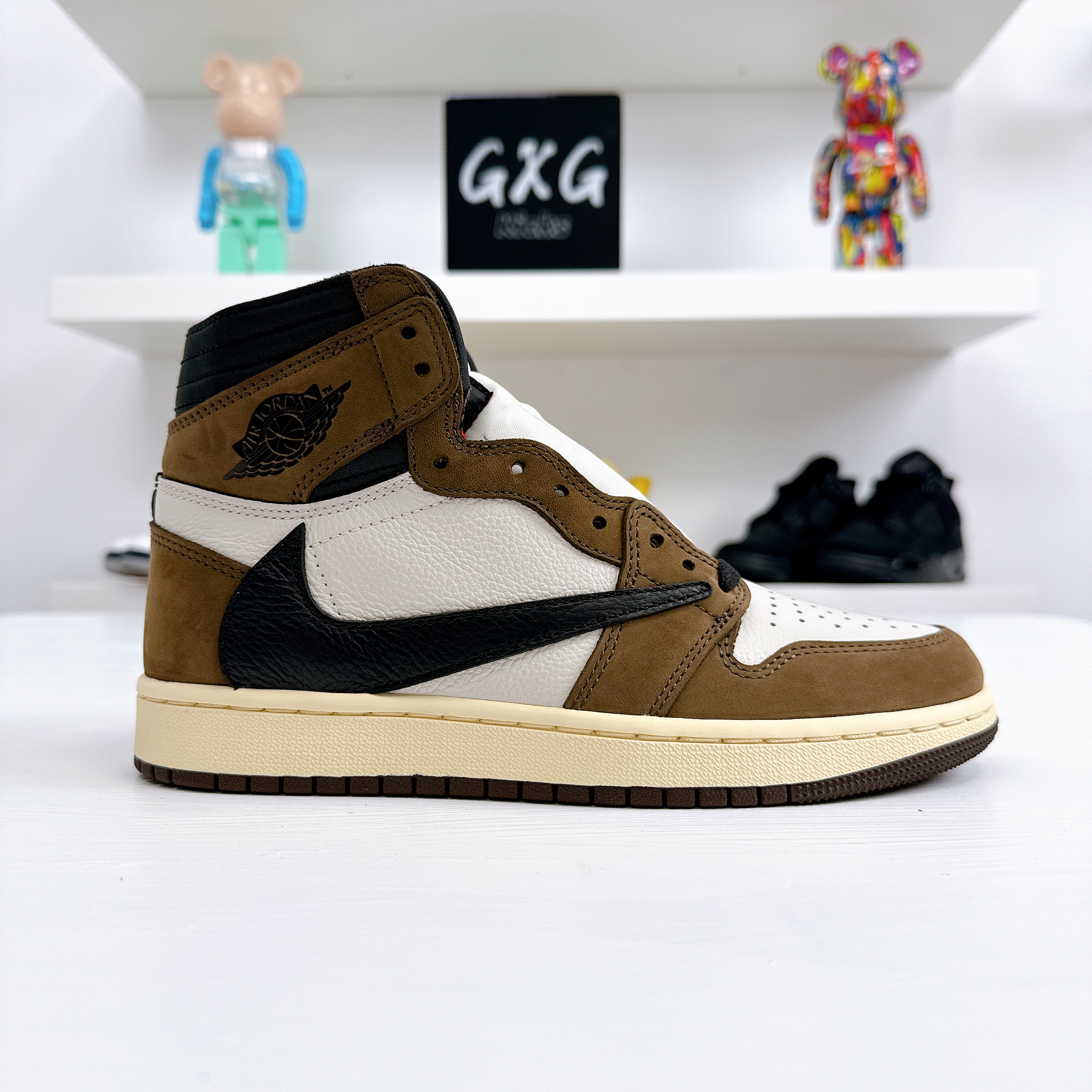 Air Jordan 1 Retro High OG x Travis Scott 'Mocha' CD4487-100