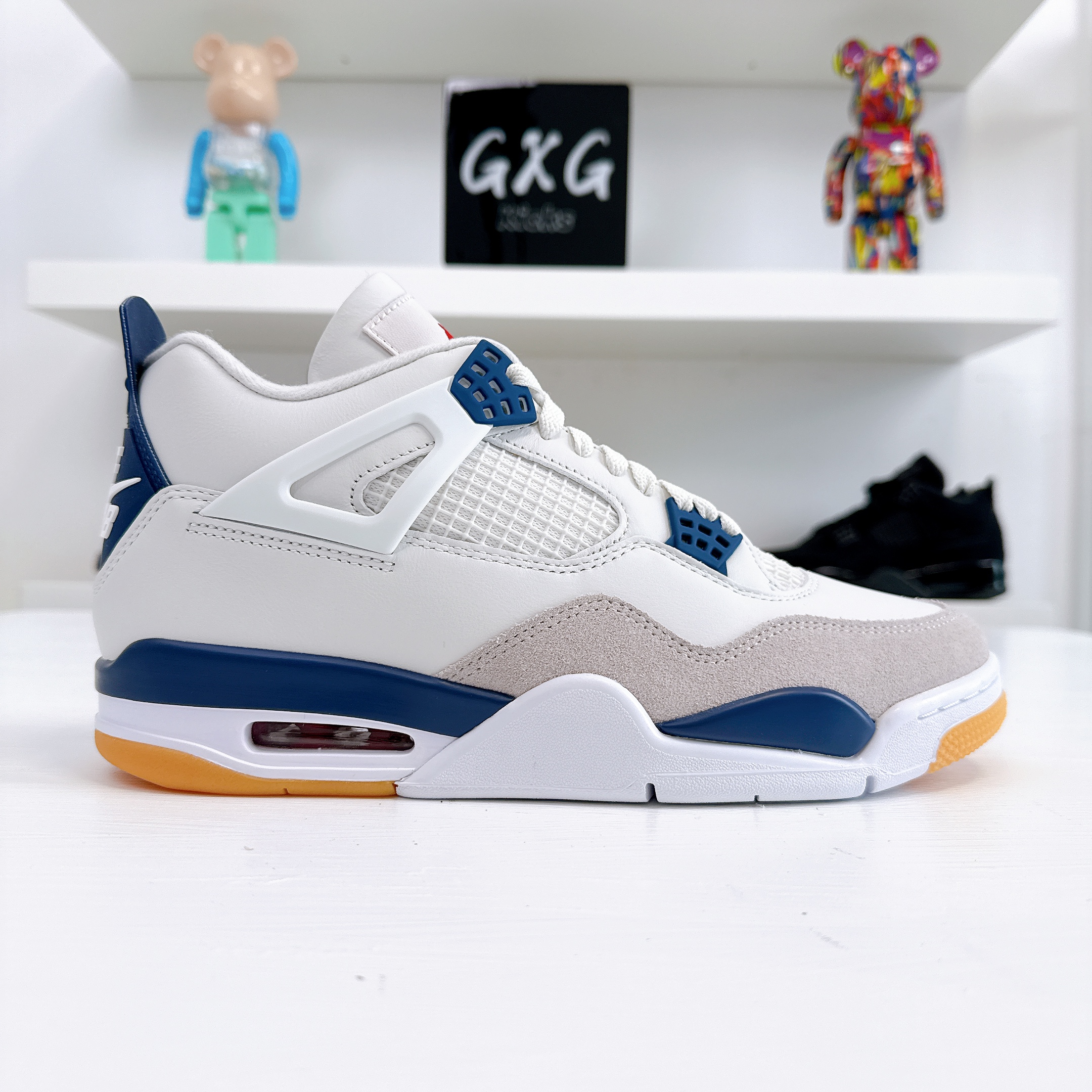 Air Jordan 4 Retro SB 'White Navy' DR5415-100