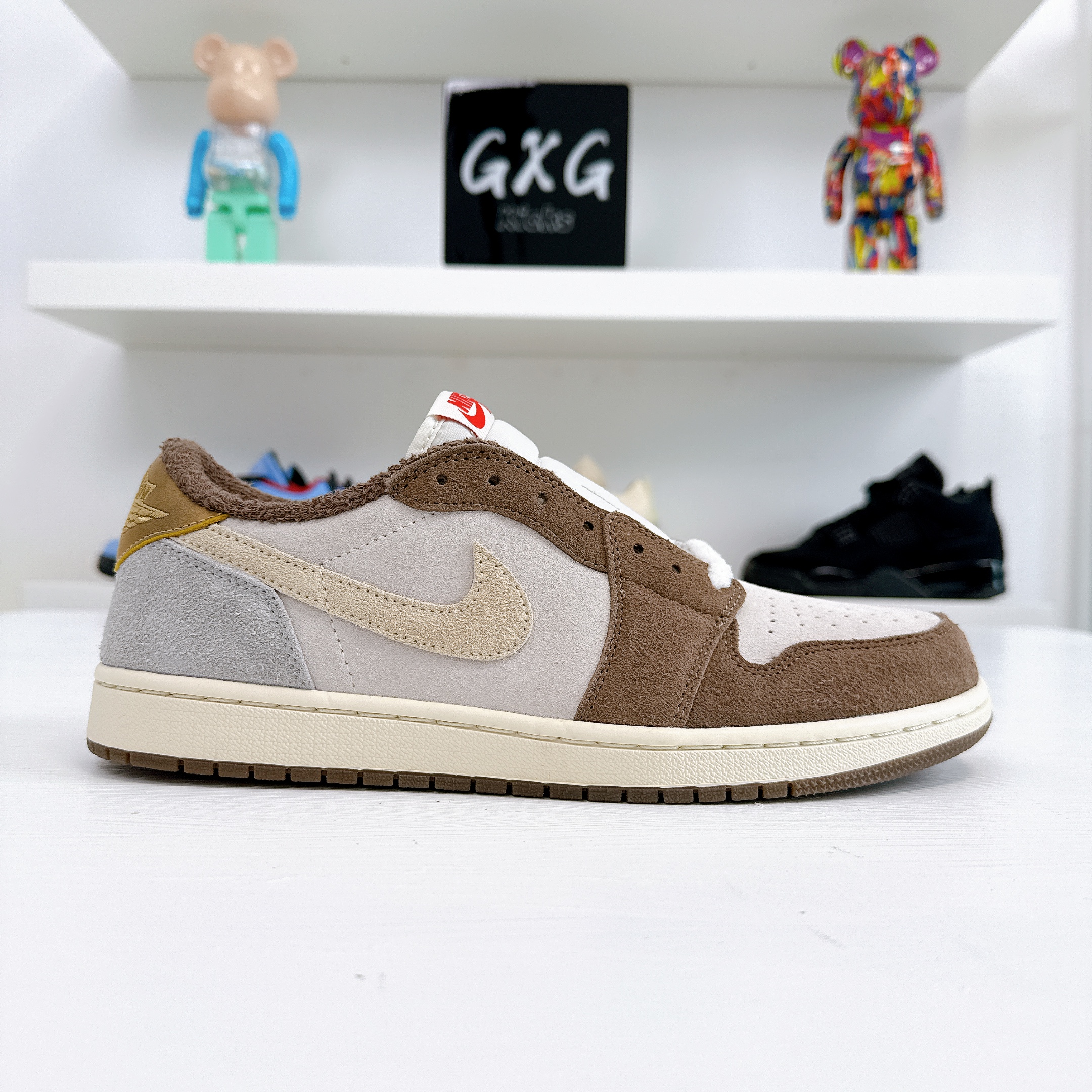Air Jordan 1 Retro Low OG 'Year of the Rabbit' DV1312-200
