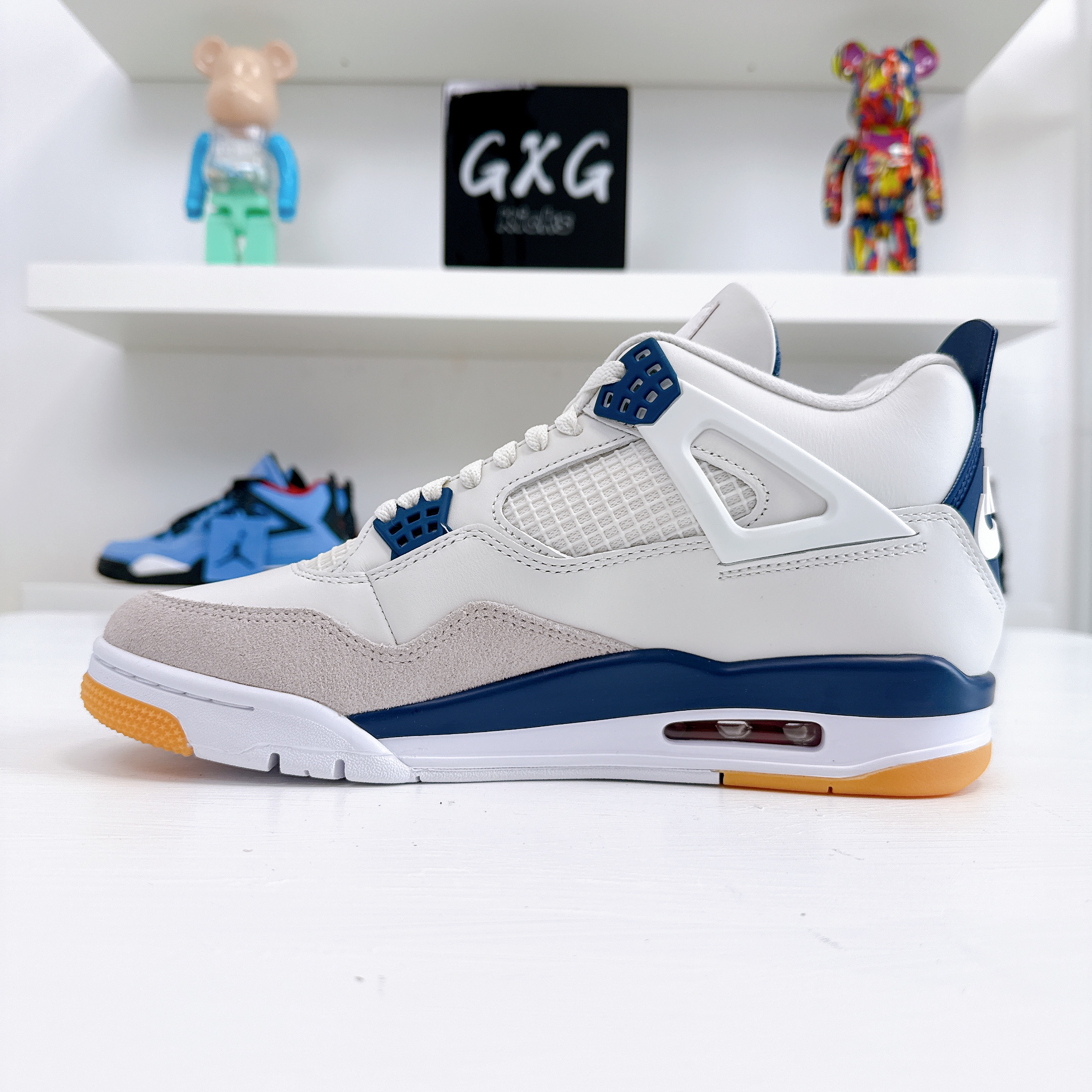 Air Jordan 4 Retro SB 'White Navy' DR5415-100