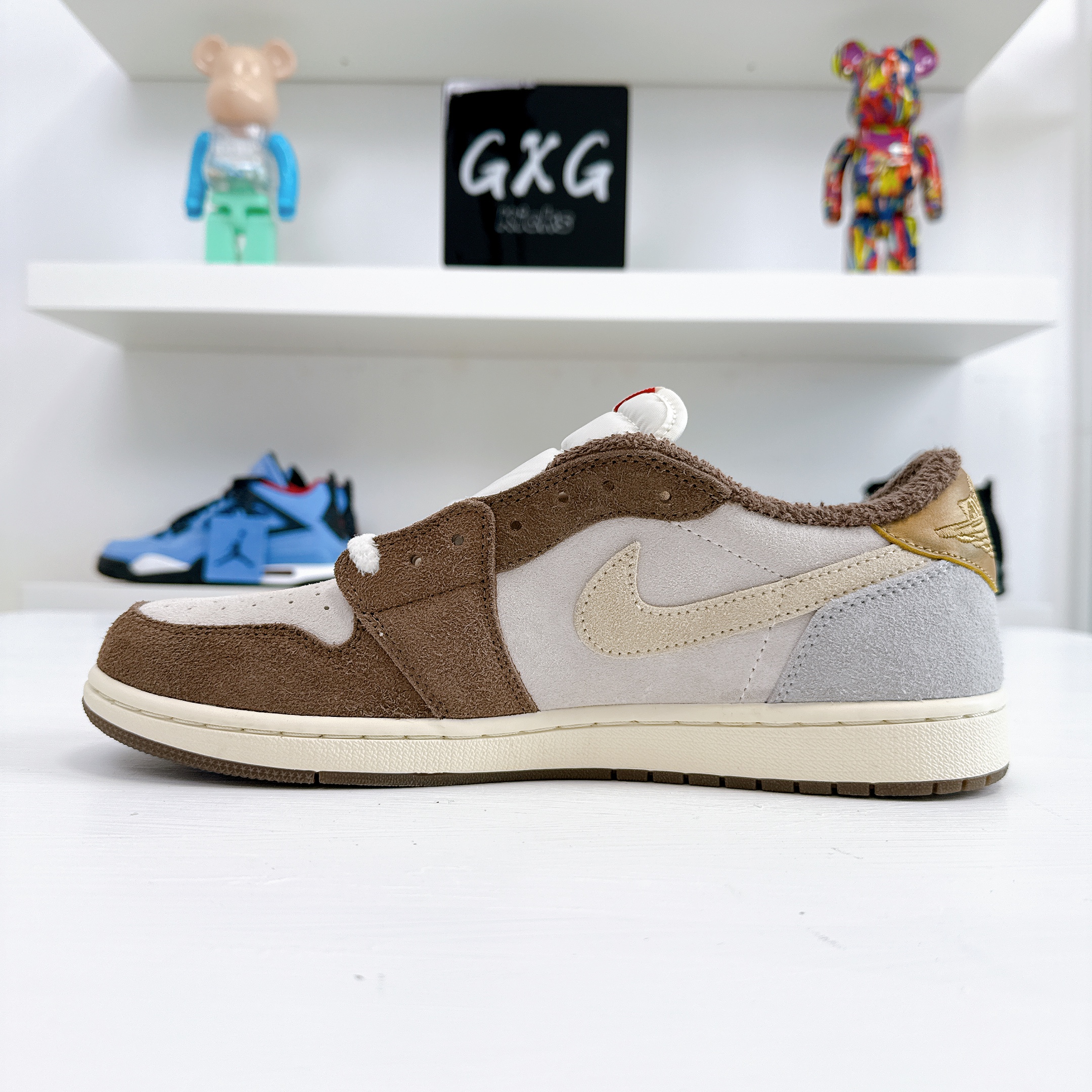 Air Jordan 1 Retro Low OG 'Year of the Rabbit' DV1312-200