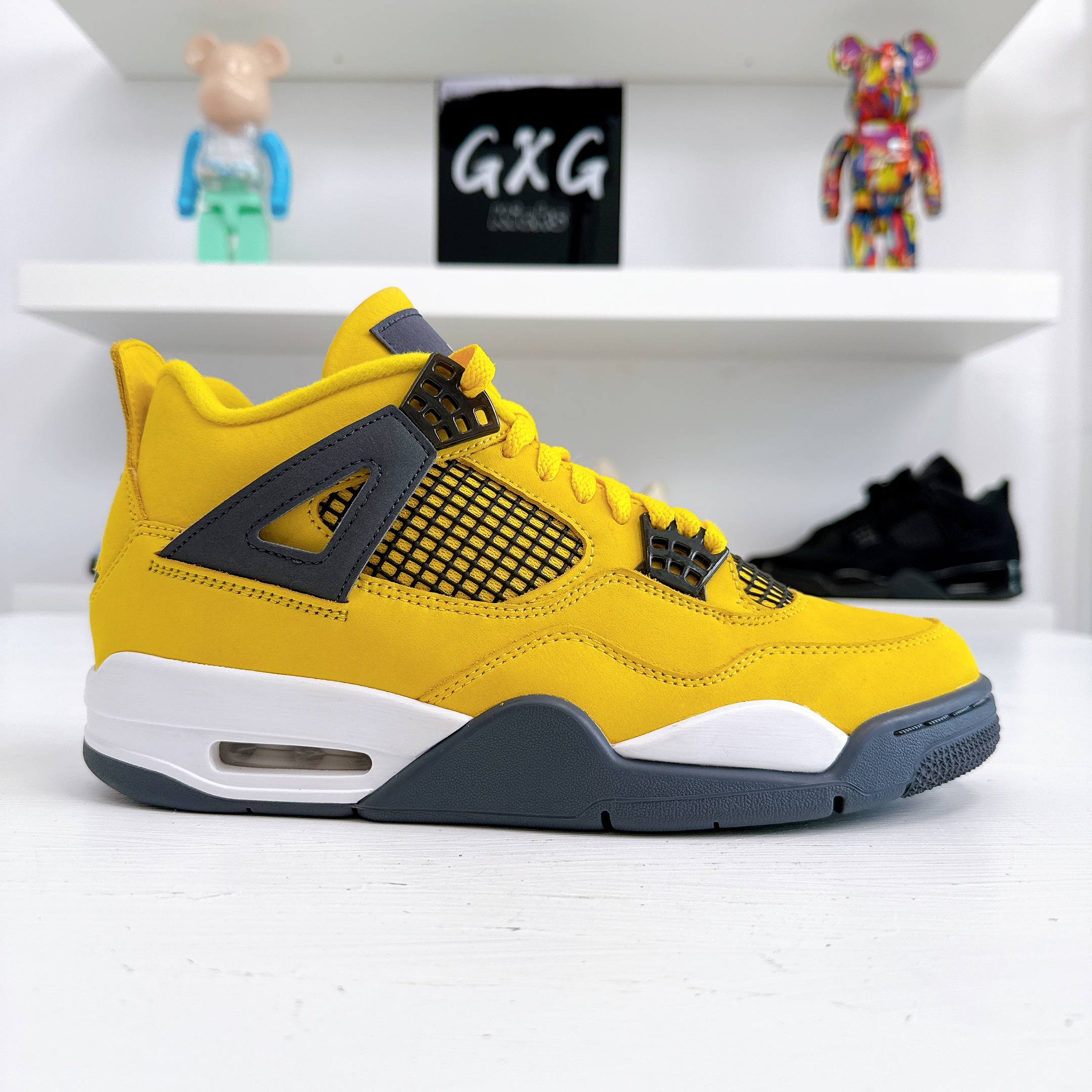 Air Jordan 4 Retro 'Lightning' 2021 CT8527-700