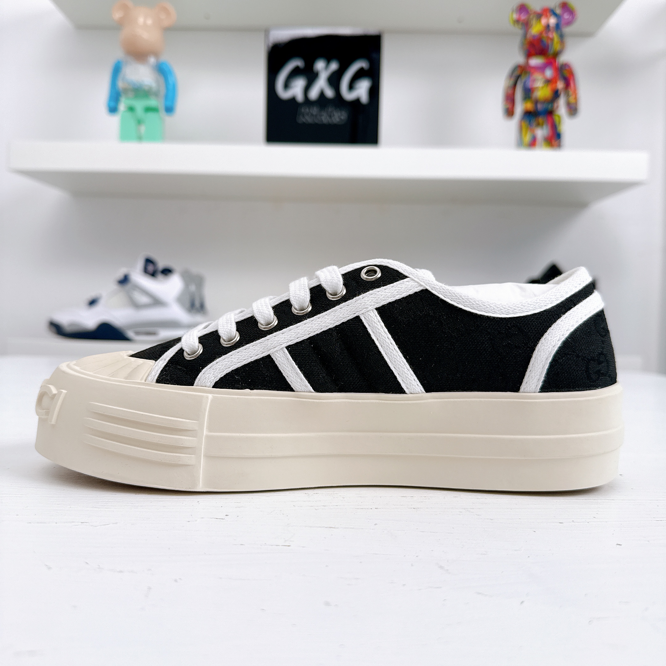Gucci Black Canvas Sneaker Elegant Style For All-Day Wear